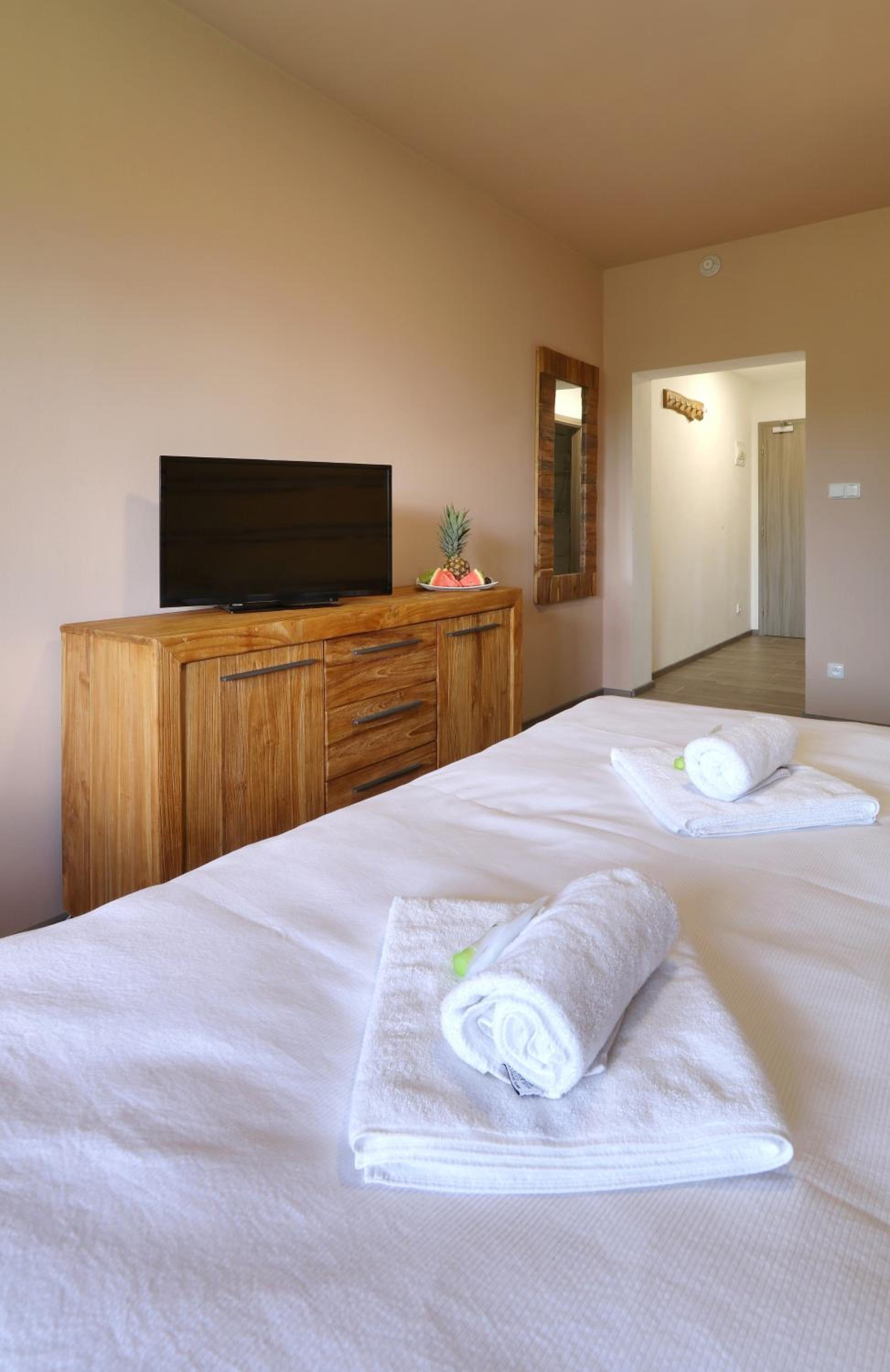 Double or Twin Room - Photo 3
