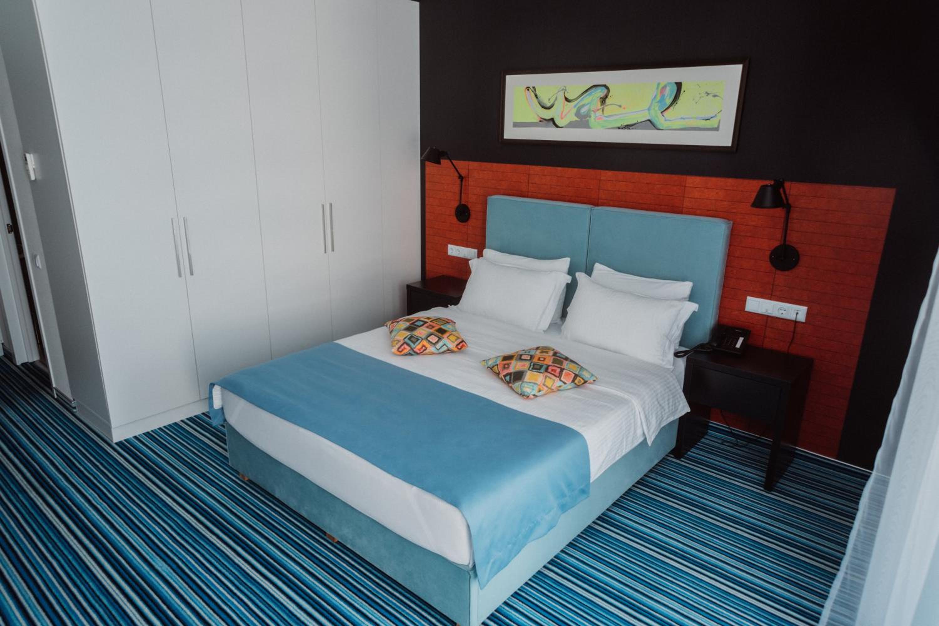 Classic Double Room with Balcony - Photo 21