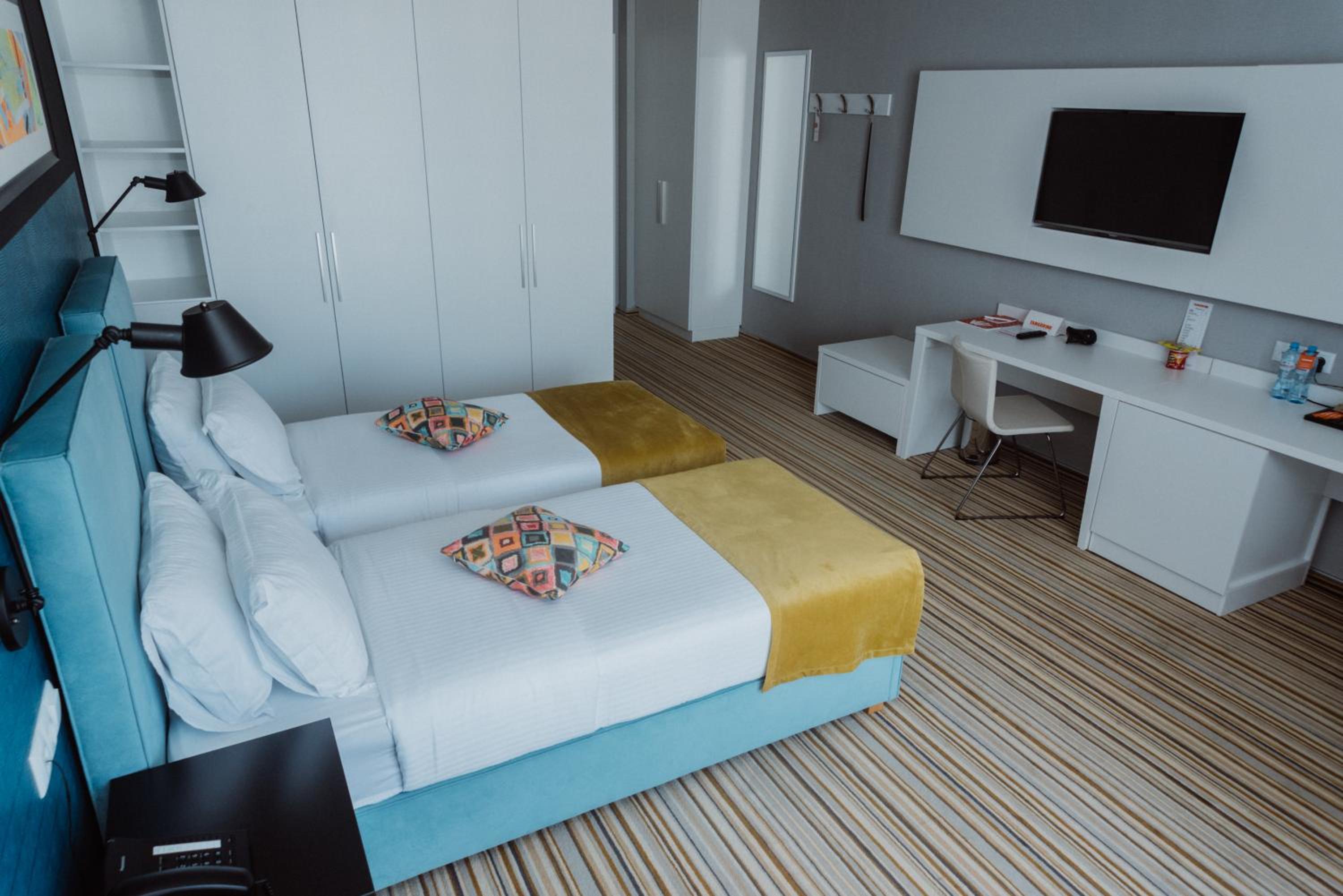 Classic Double Room with Balcony - Photo 19