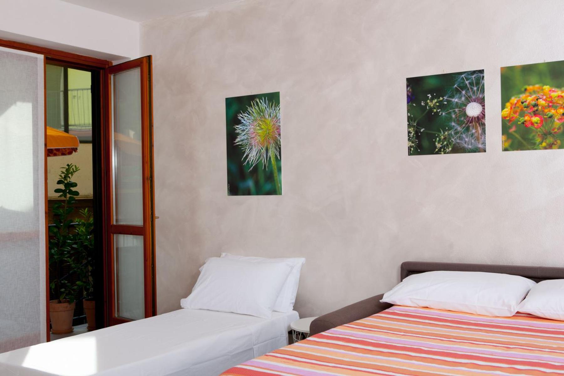 Studio Apartment - Photo 1