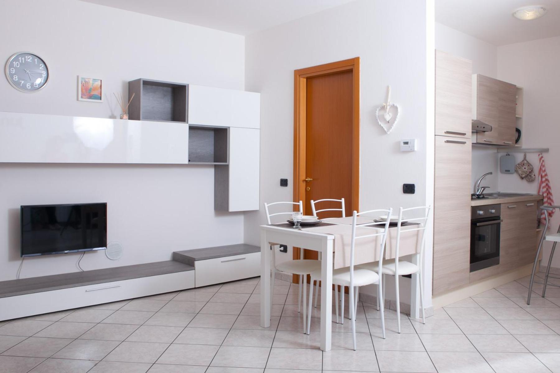 Studio Apartment - Photo 41