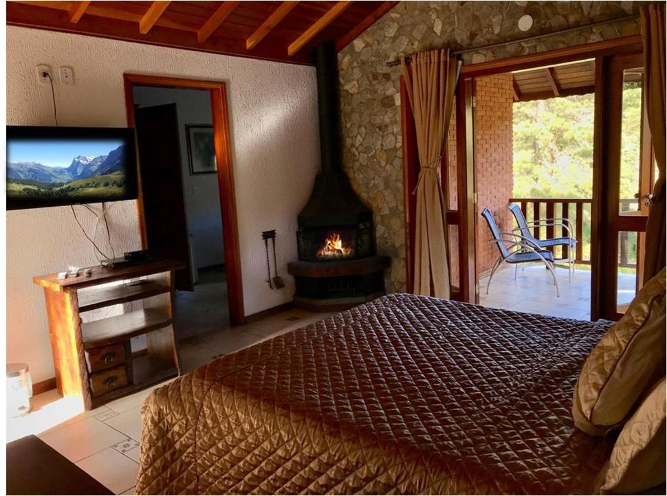 Family Room with Mountain View