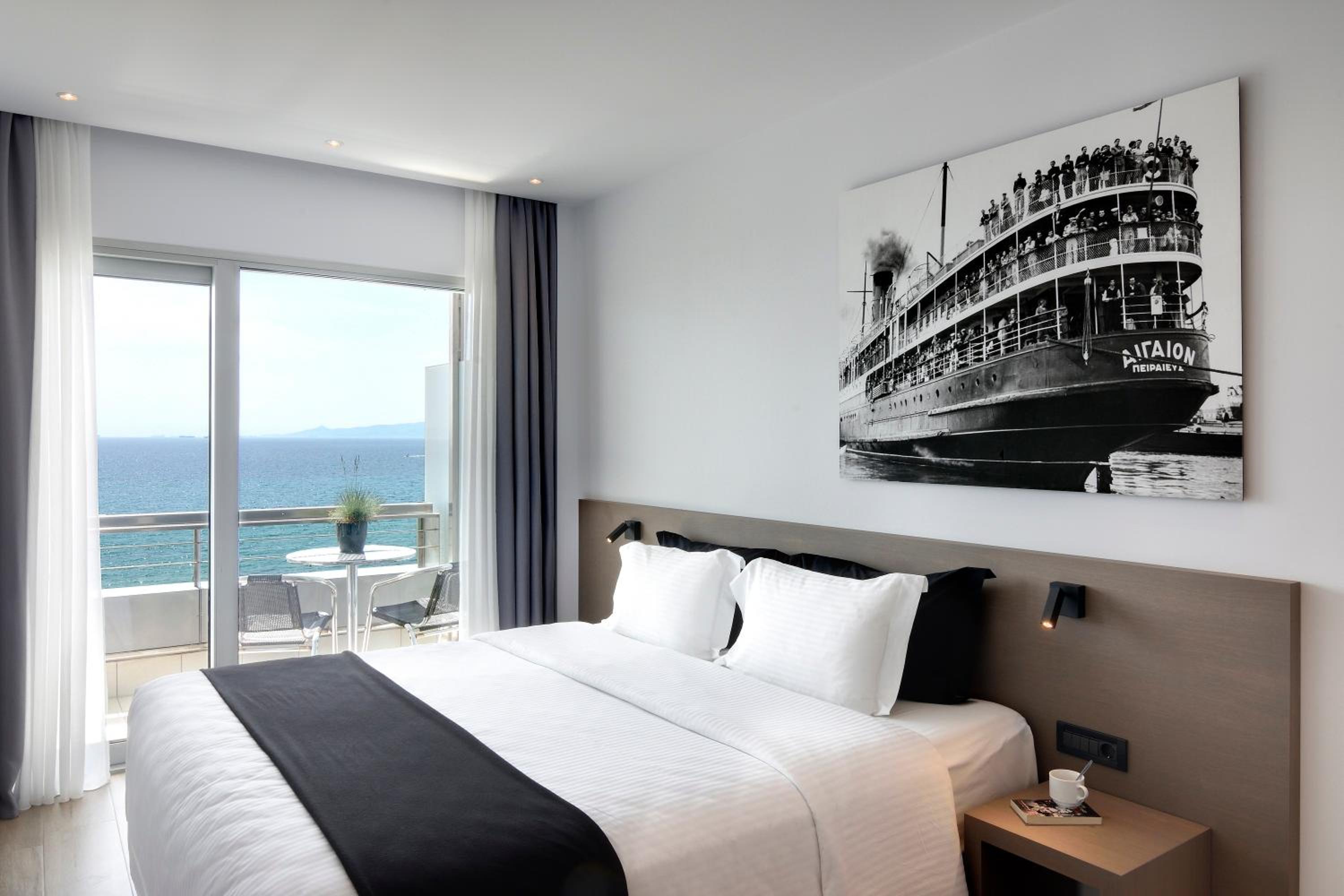 Family Room with Sea View photo 2