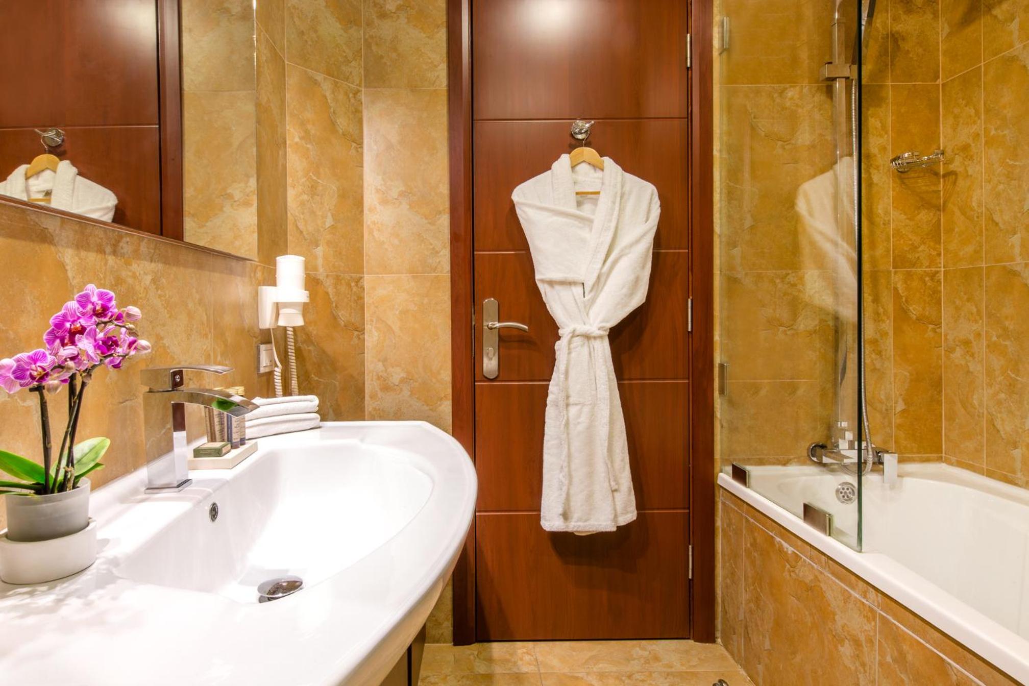Superior King Room