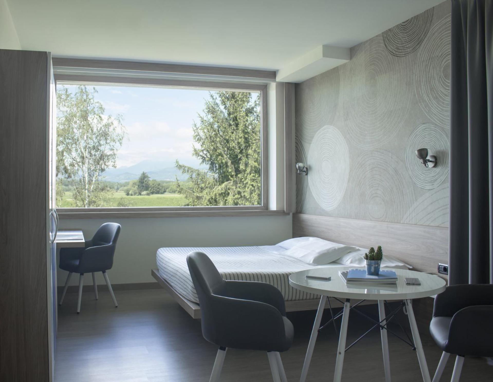 Junior Suite with Mountain View - Photo 9