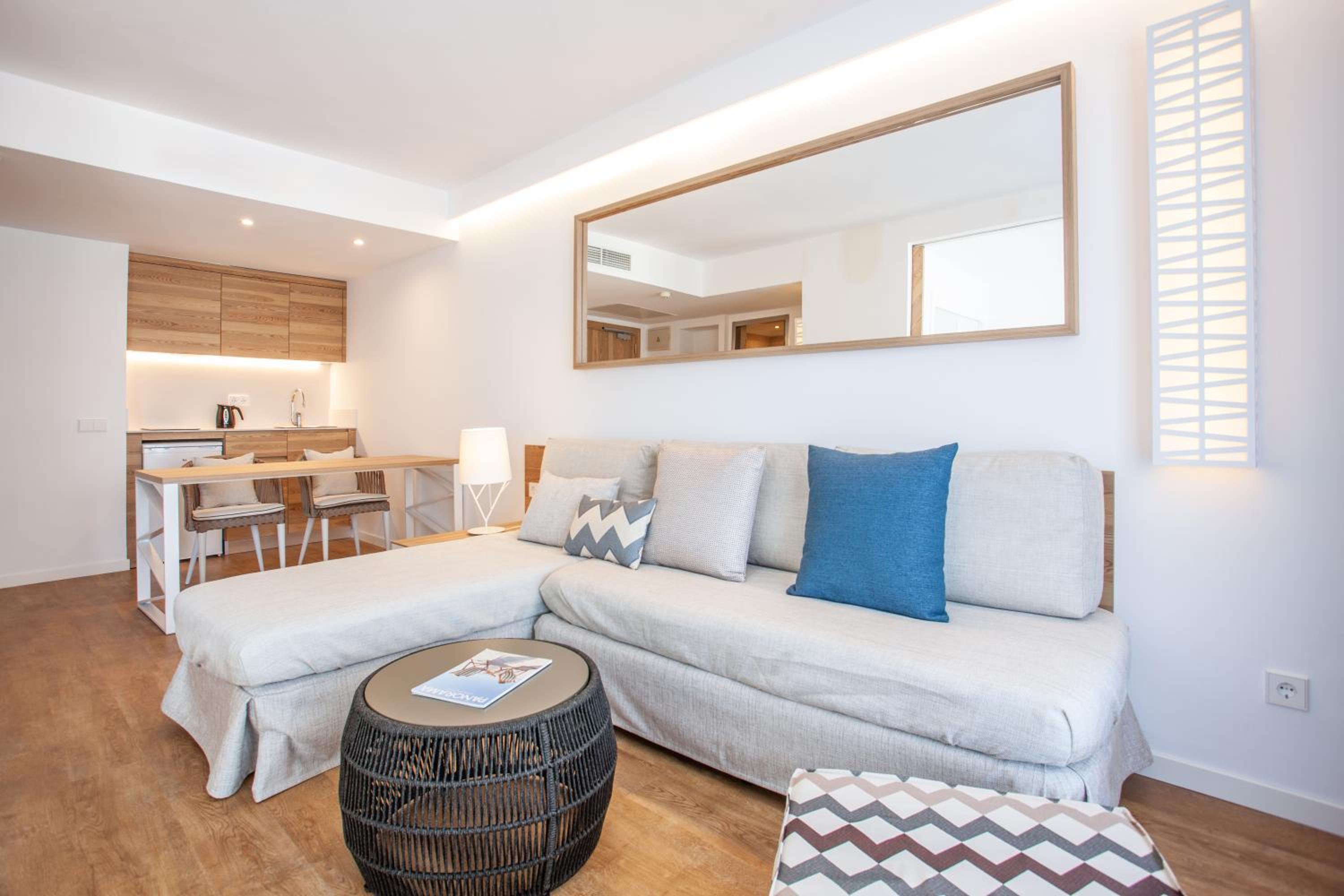 One-Bedroom Apartment - Photo 10