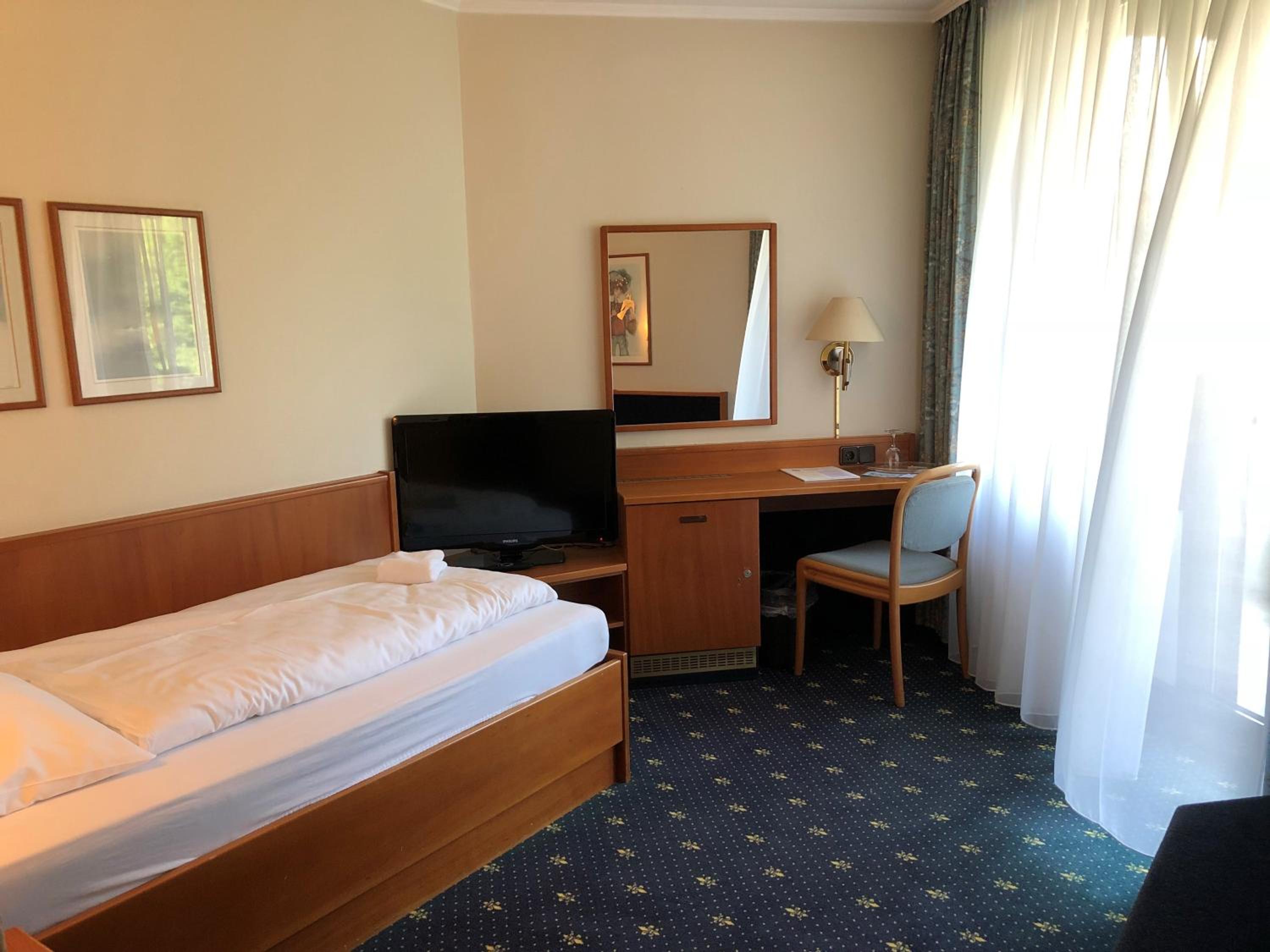 Single Room with Balcony photo 3