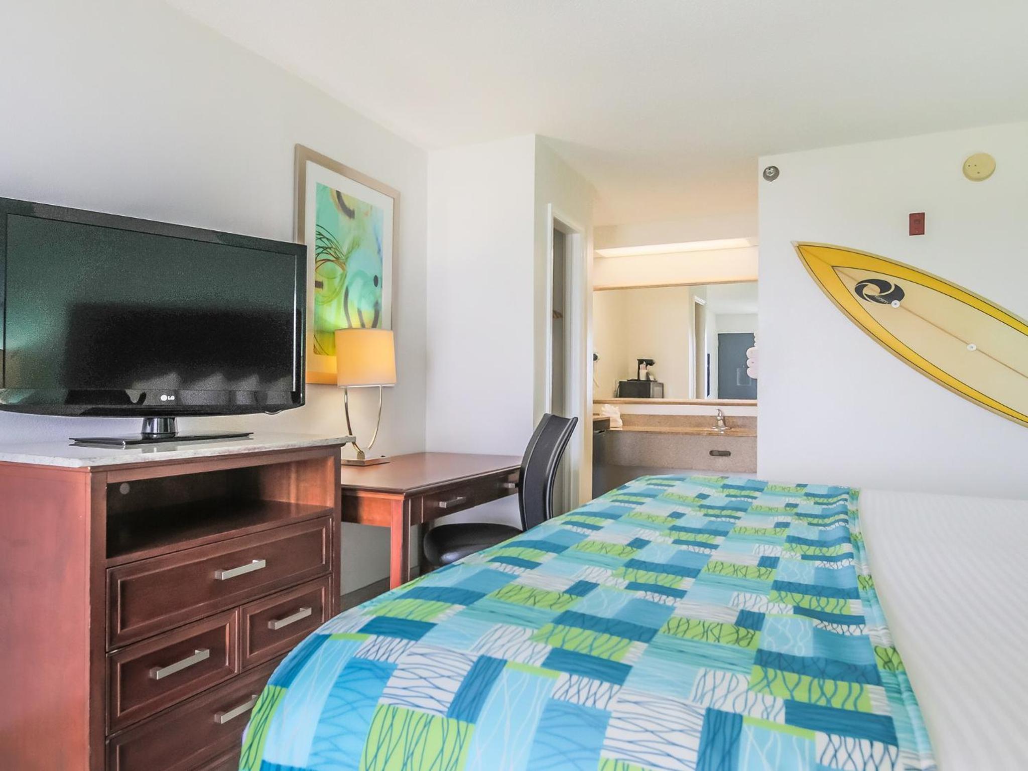 Standard King Room - Photo 3