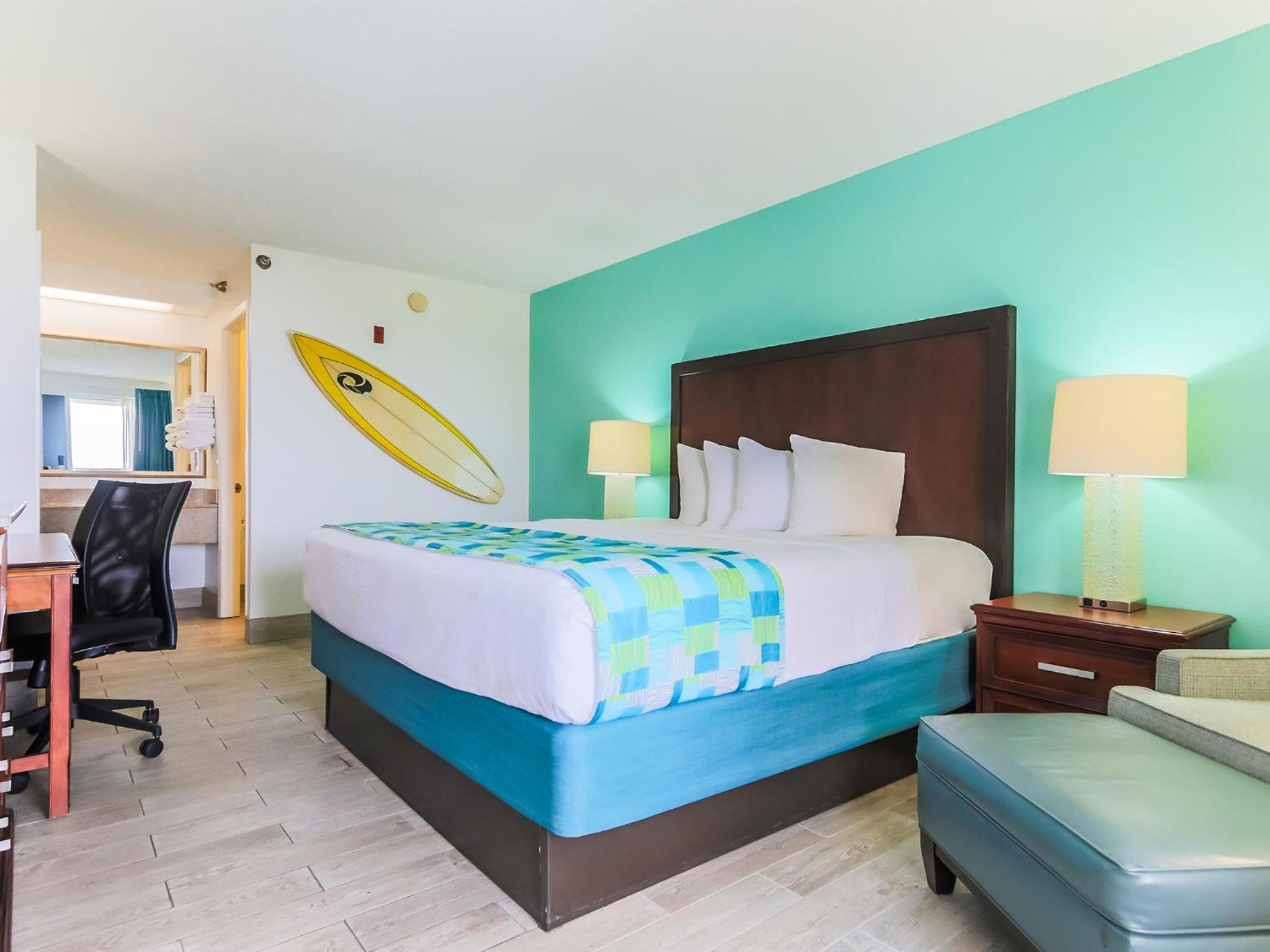 Standard King Room - Photo 4