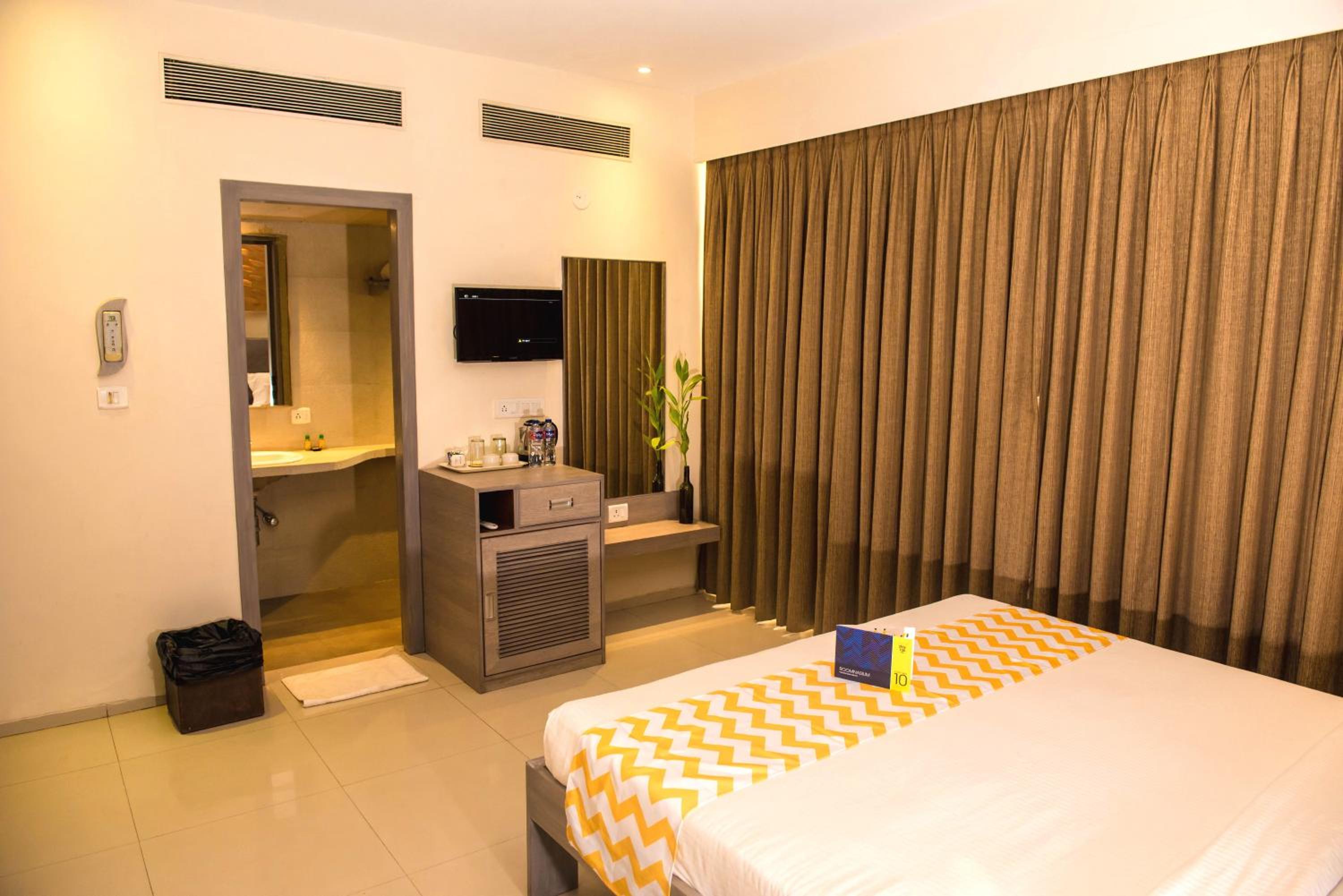 Deluxe Room - Photo 10