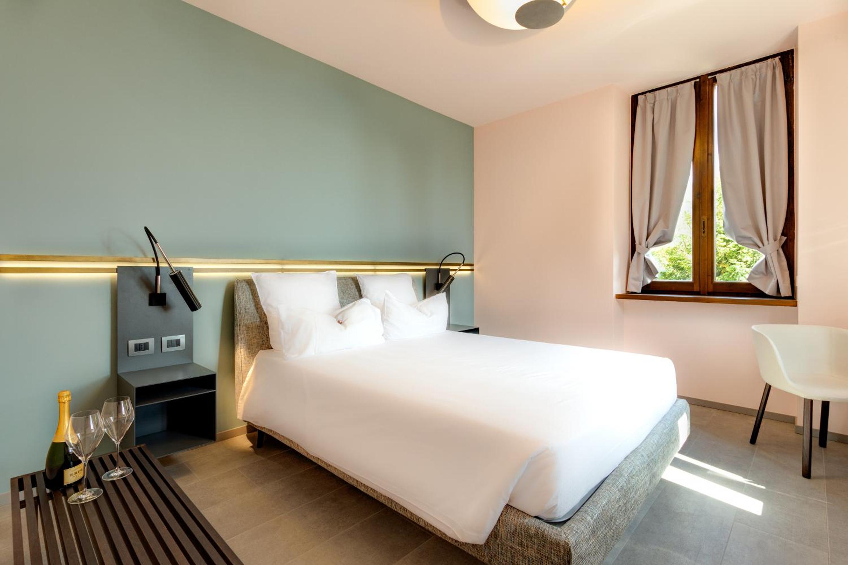Deluxe Double Room - Photo 15
