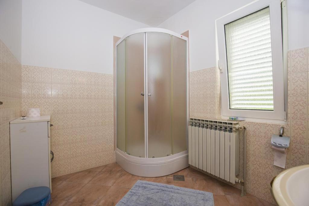 Double Room - Photo 9