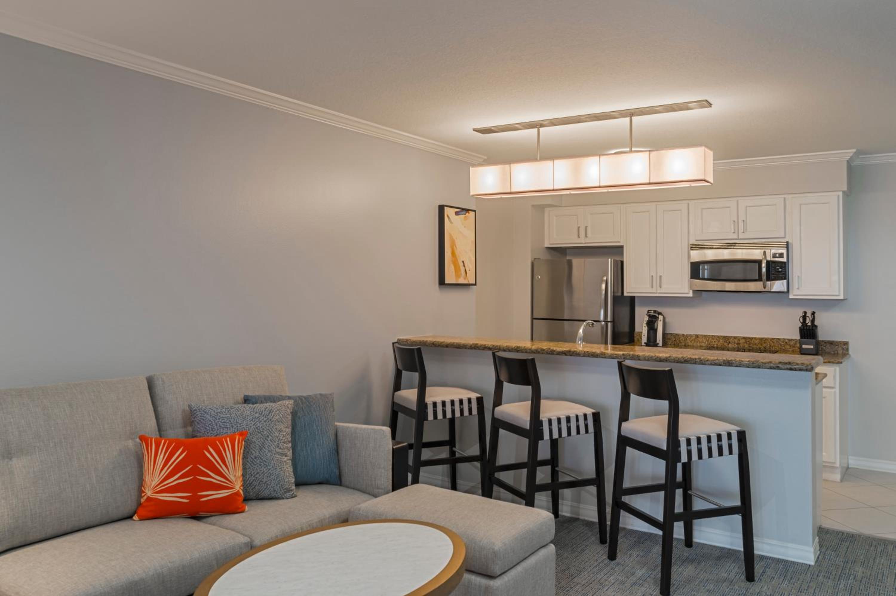Premier King Room with Ocean View and Kitchenette - Photo 4