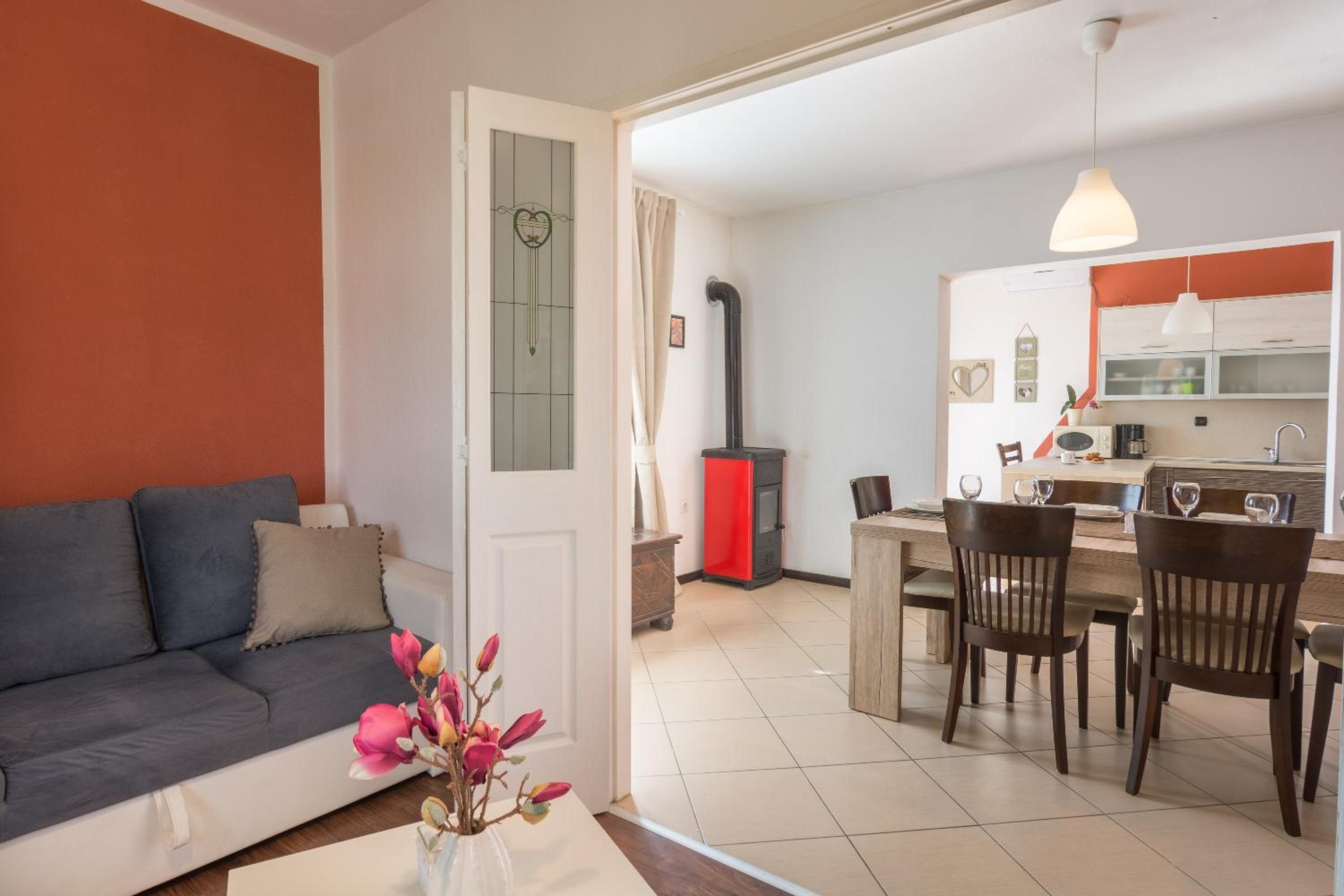 Three-Bedroom Apartment - Photo 22