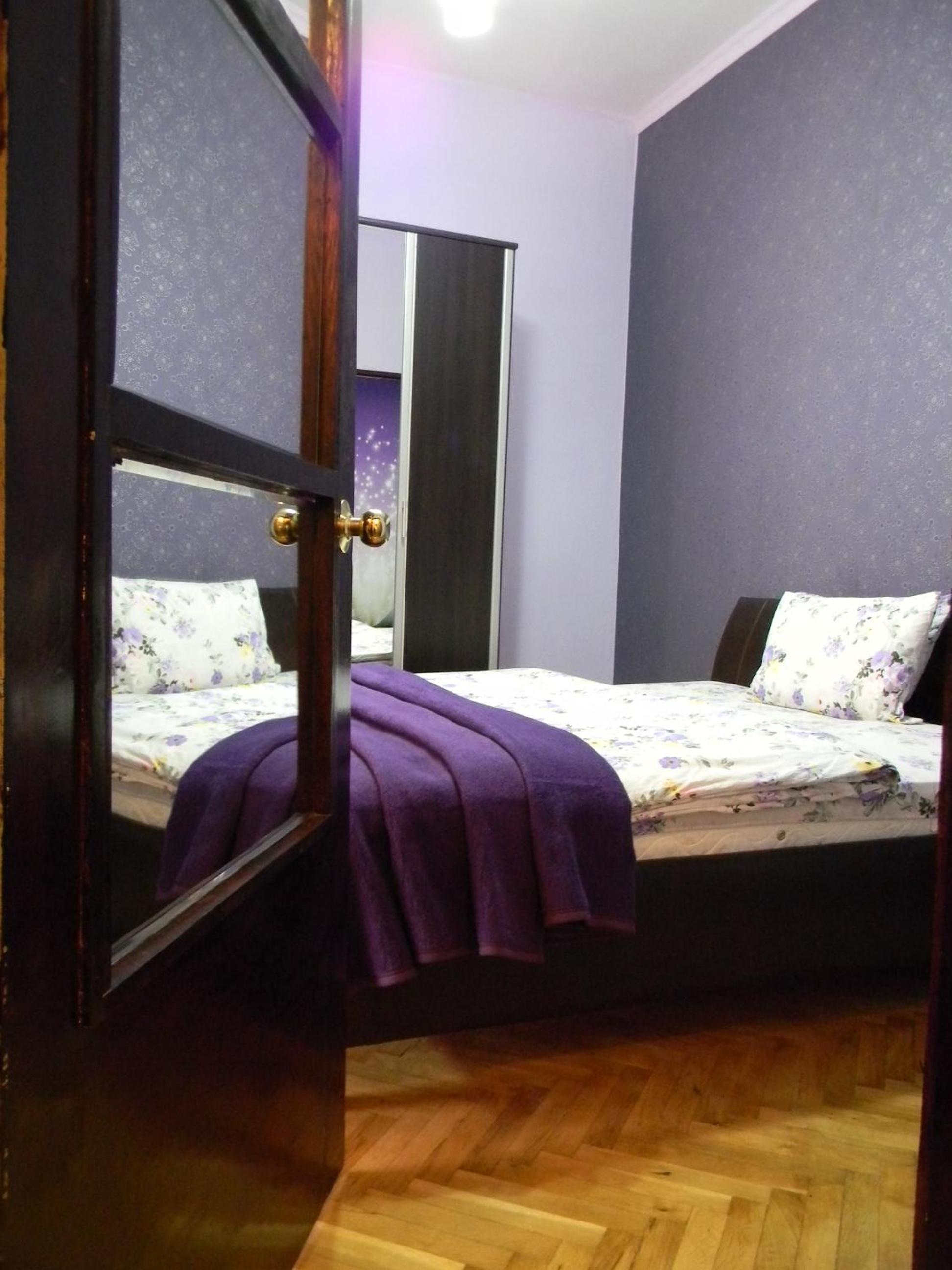 Apartment with Balcony - Photo 24