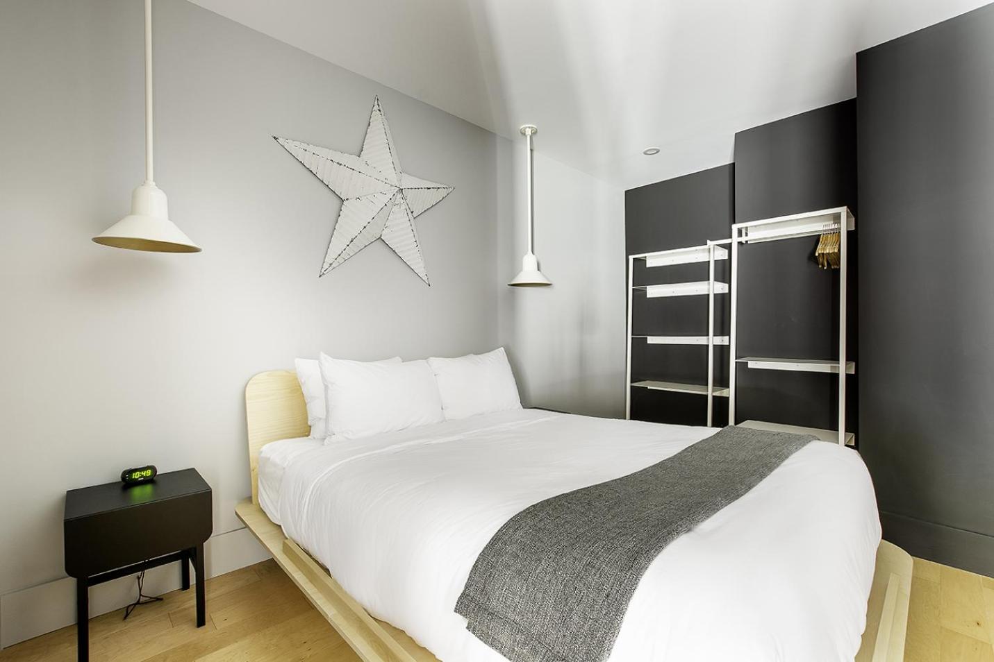 One-Bedroom Apartment + Bunk bed - SP303 with Castle View thumbnail 5