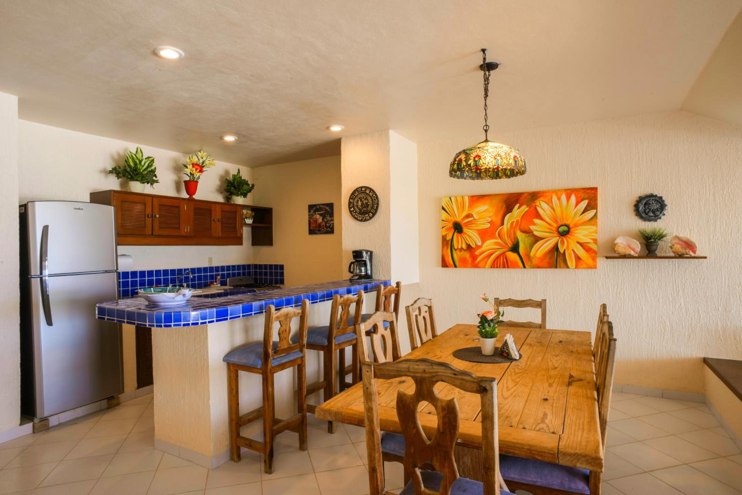 One-Bedroom Condo with Sea View photo 3