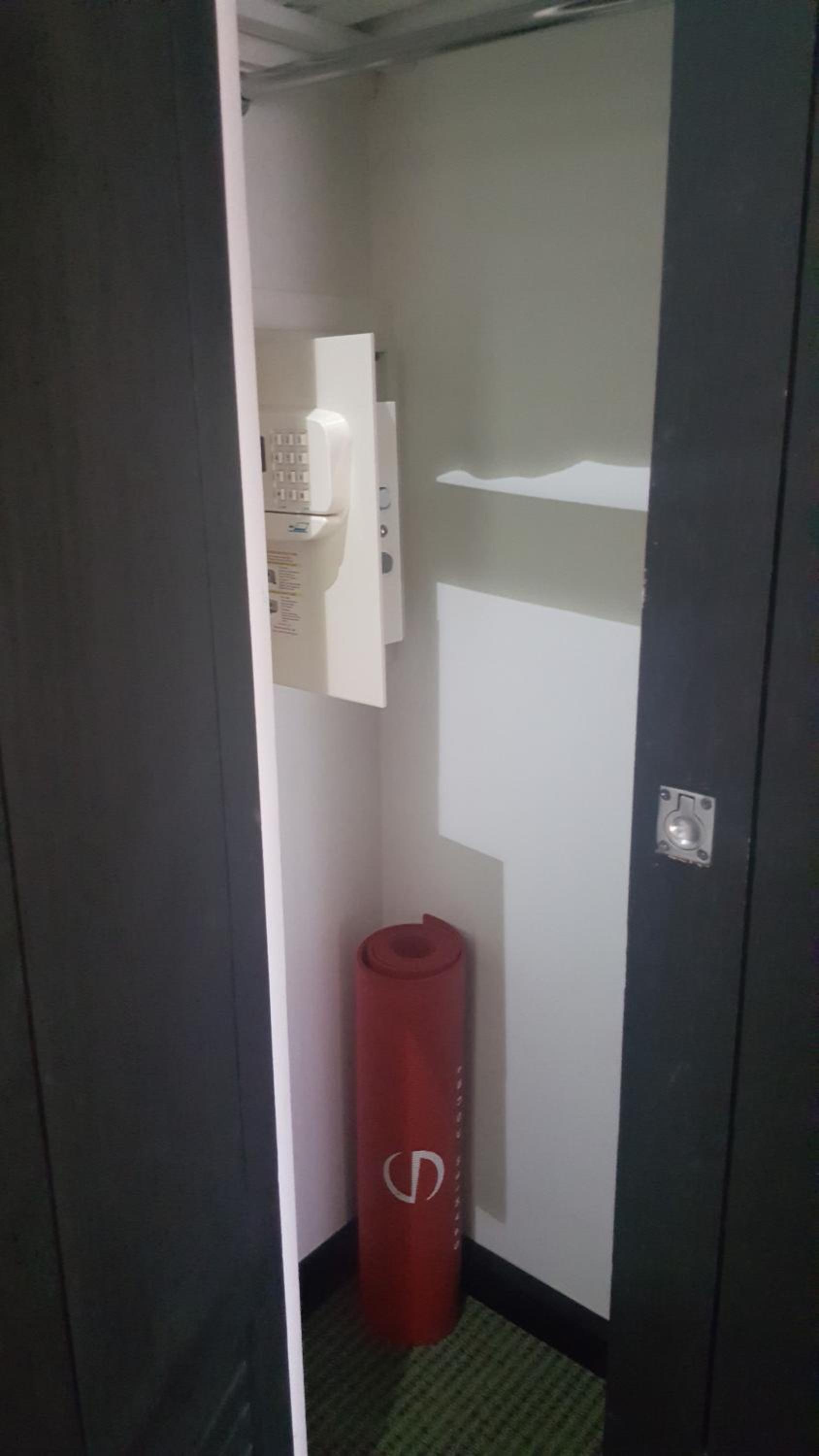 Deluxe King Room - Photo 5