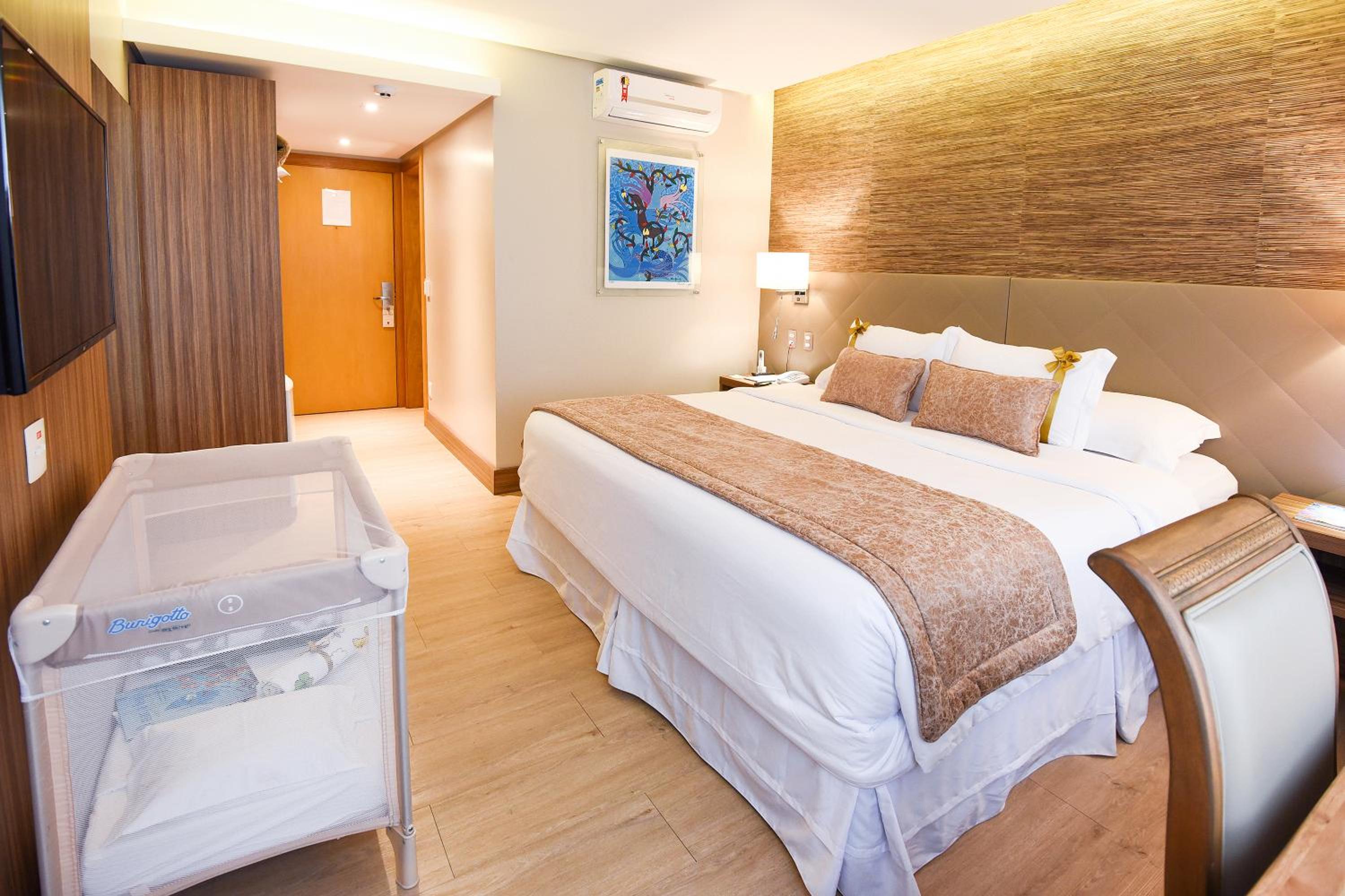 Available room thumbnail 5