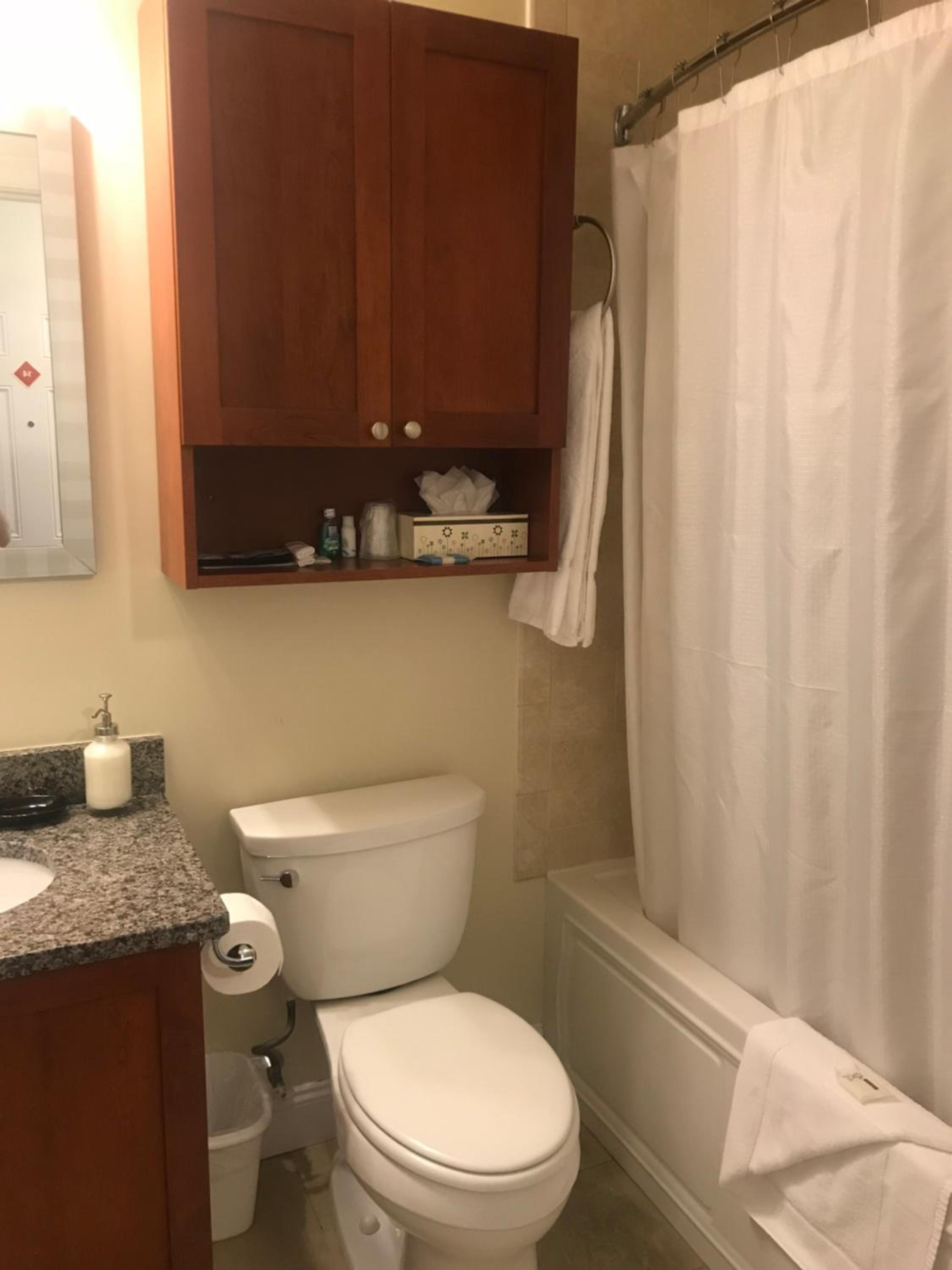 Queen Suite with Two Queen Beds - Photo 2