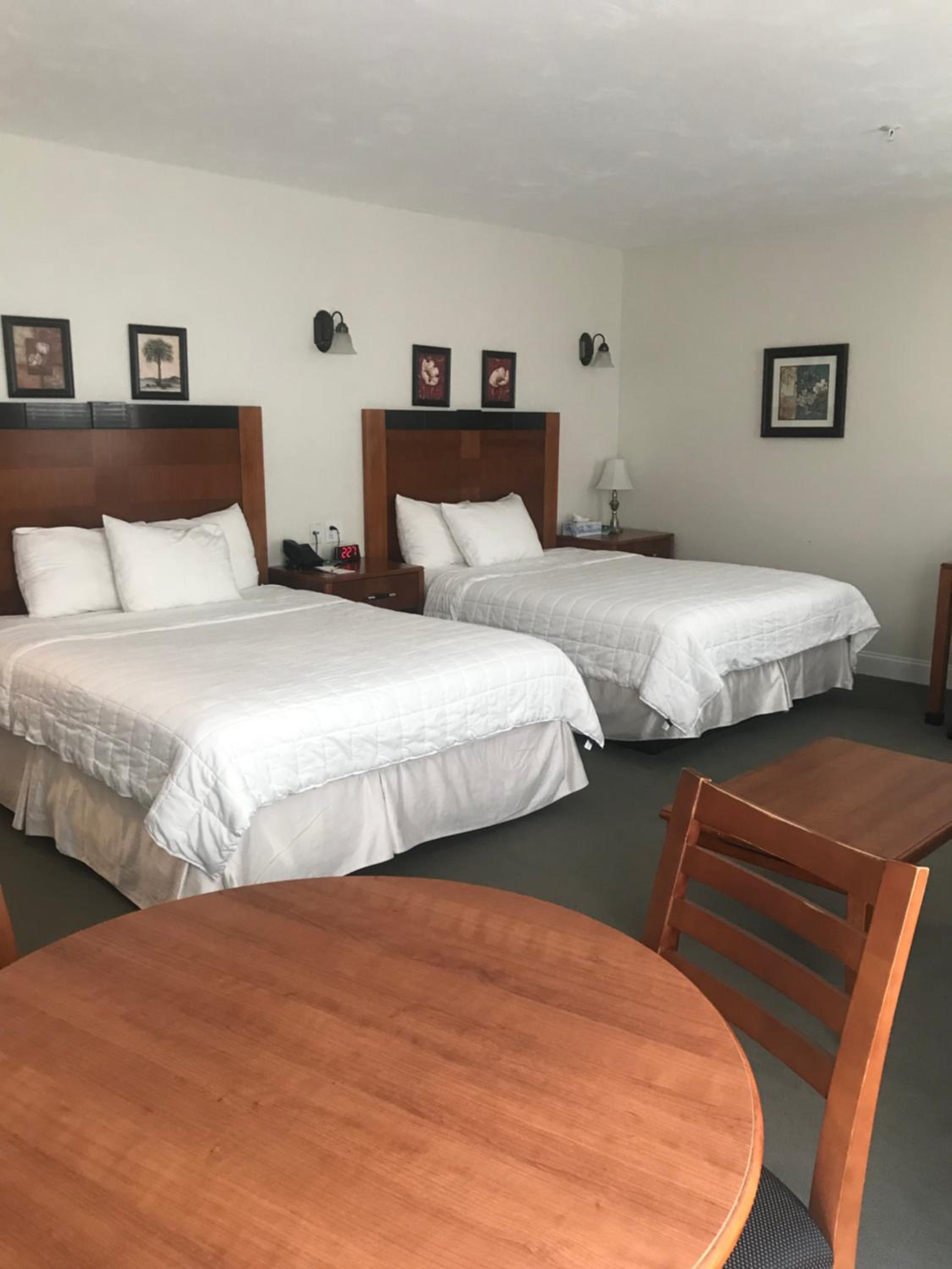 Queen Suite with Two Queen Beds - Photo 1