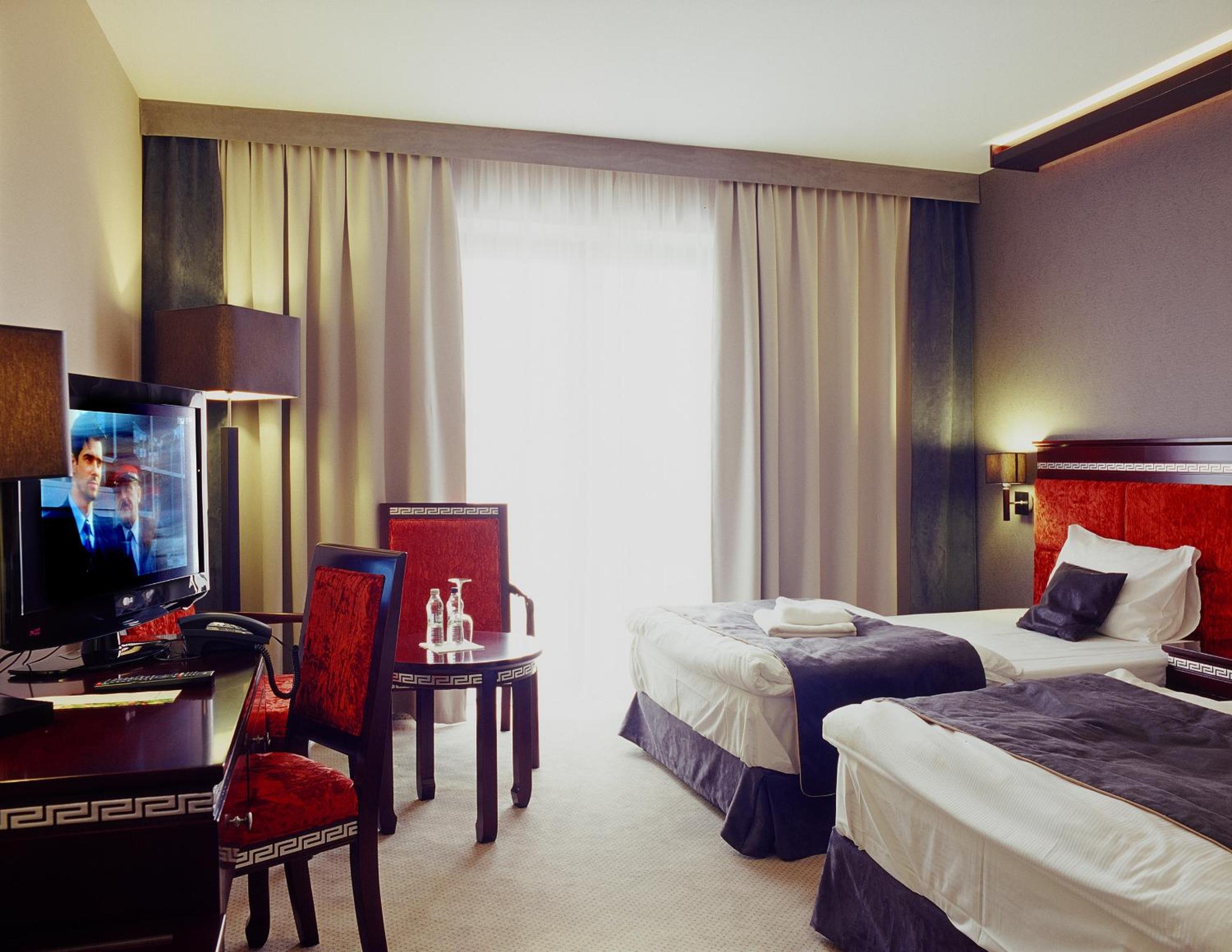 Twin Room - Photo 4