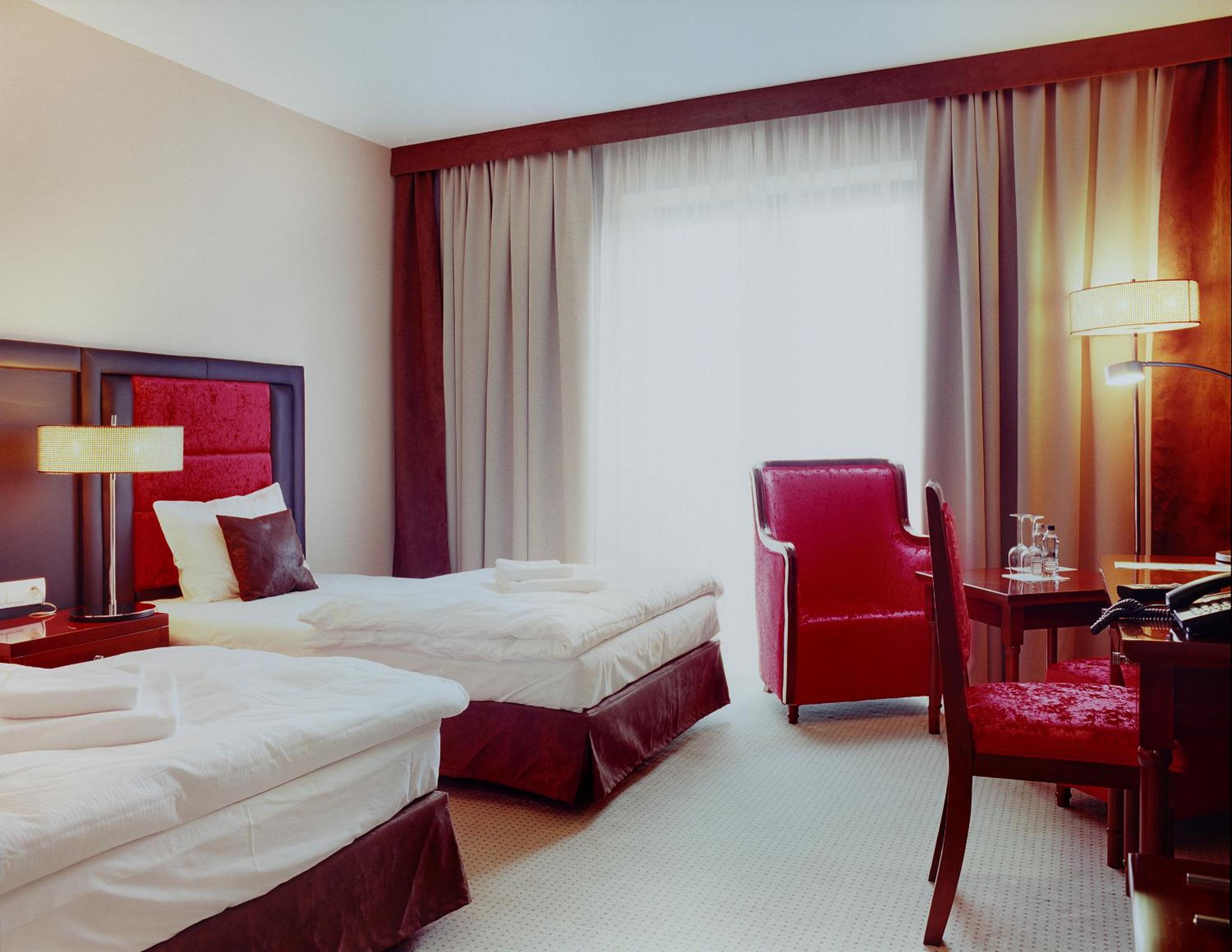 Twin Room - Photo 5