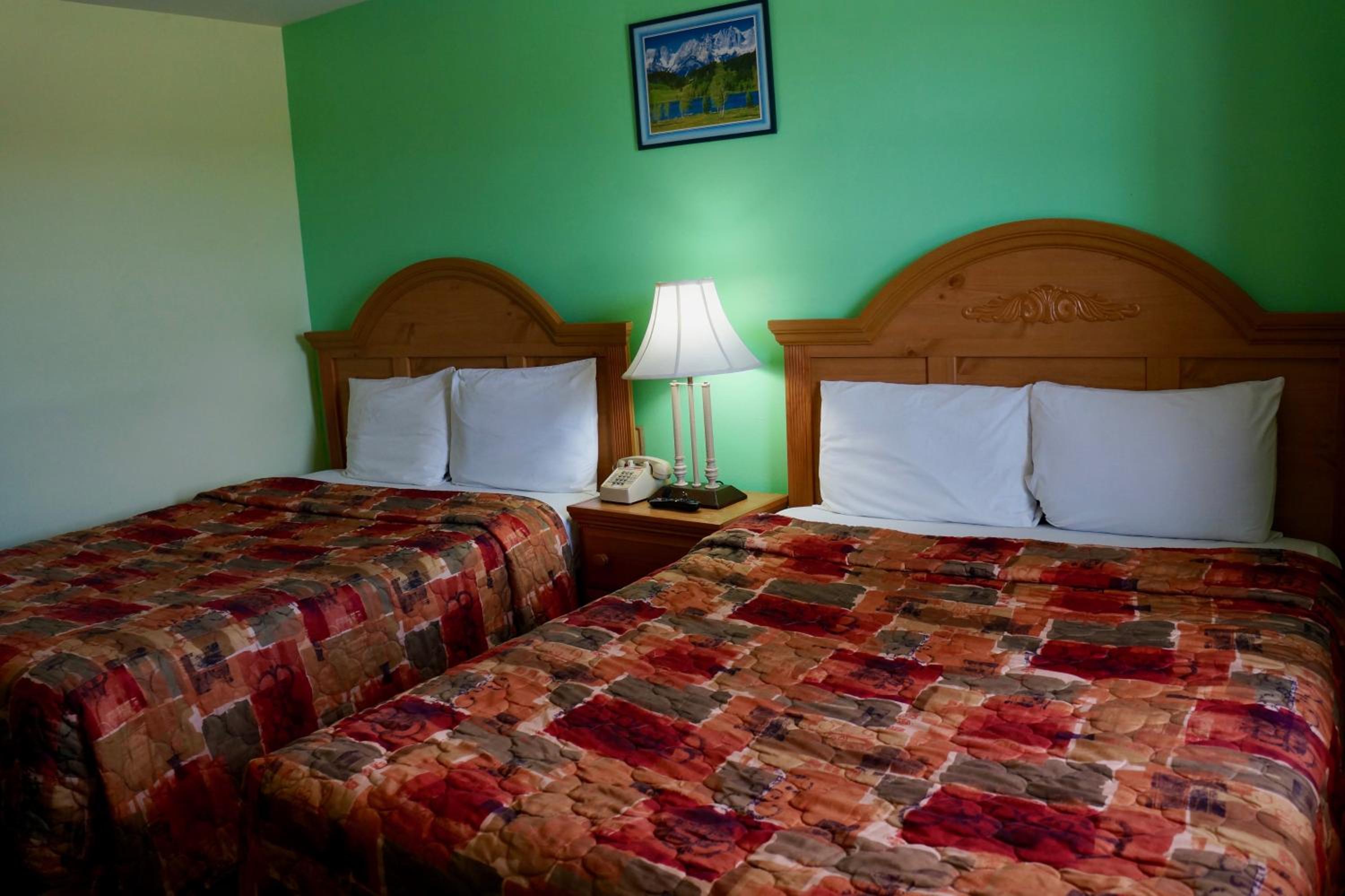 Double Room With Two Double Beds - Smoking photo 2