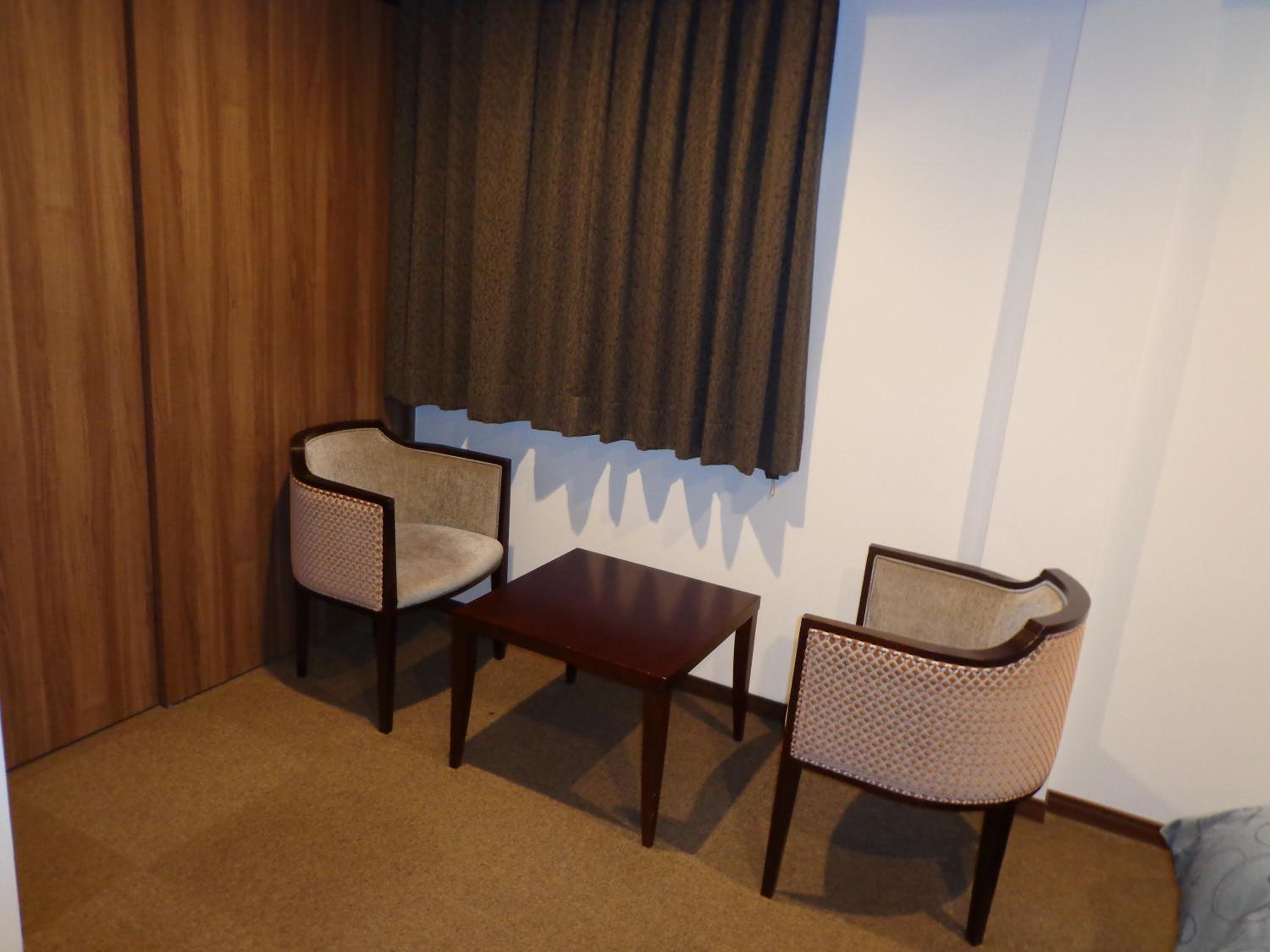 Twin Room - Non-Smoking - Photo 1