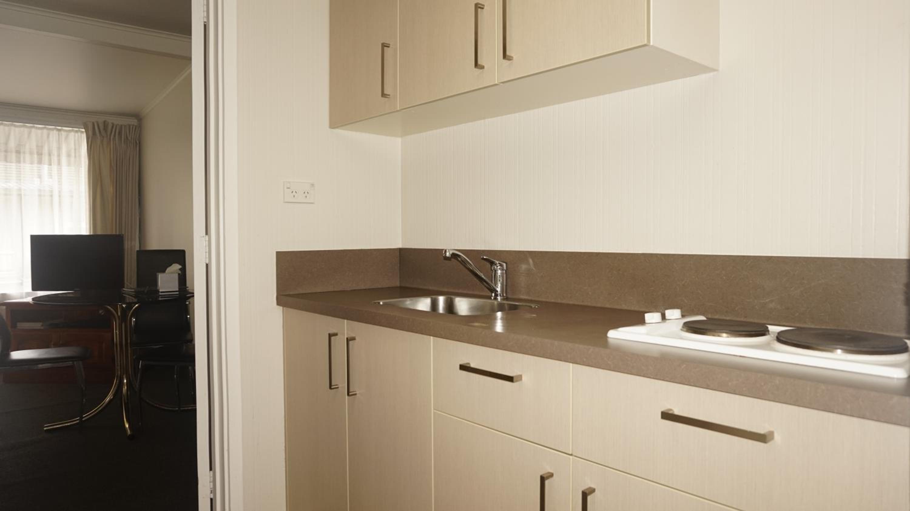 One-Bedroom Apartment with King Bed - Photo 2