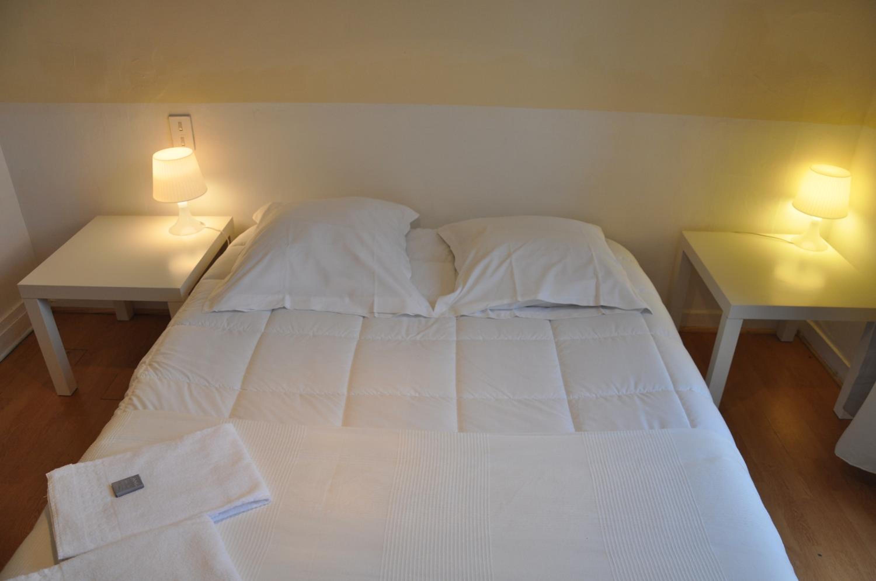 Double Room - Photo 10