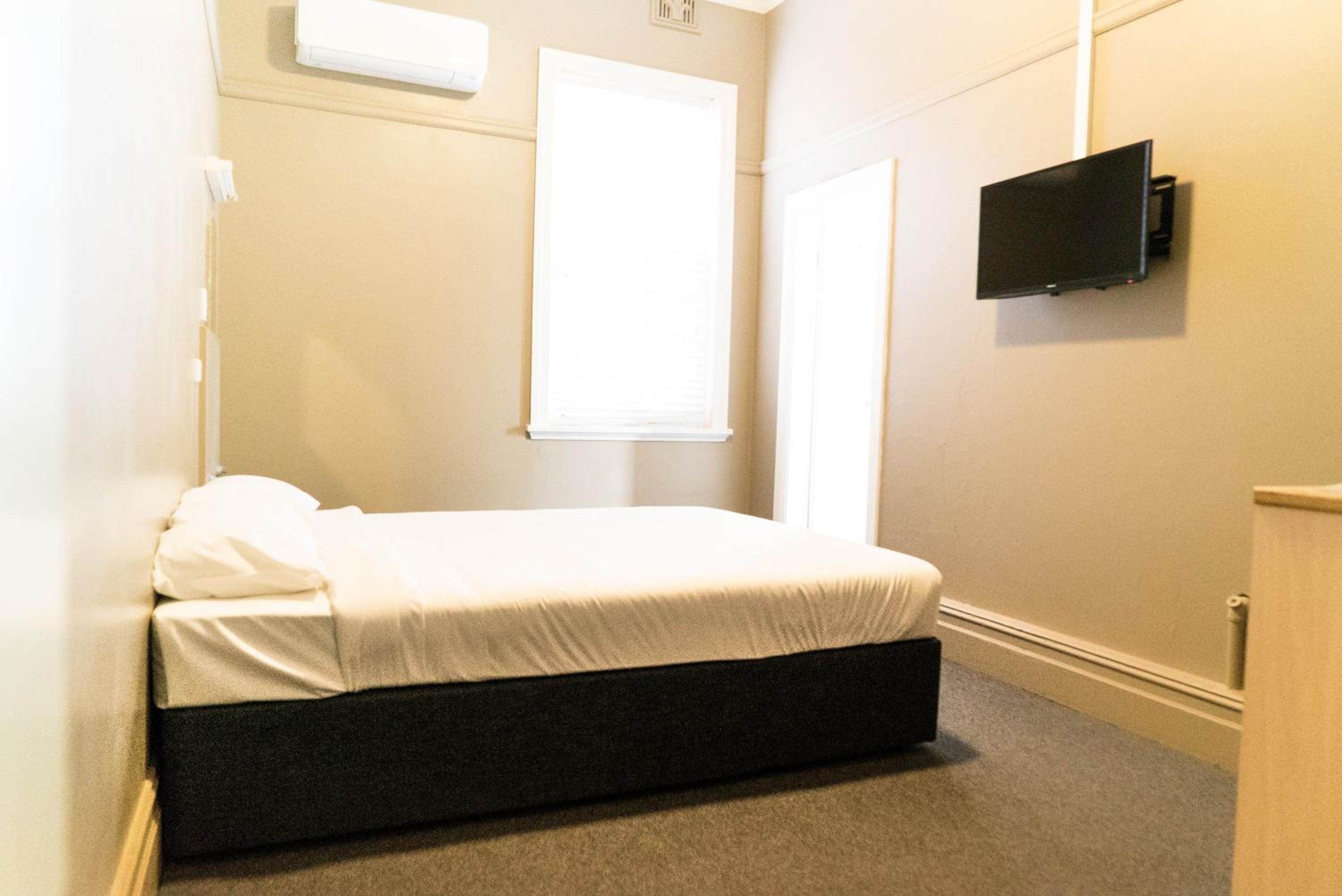 Double Room with Private Bathroom photo 2