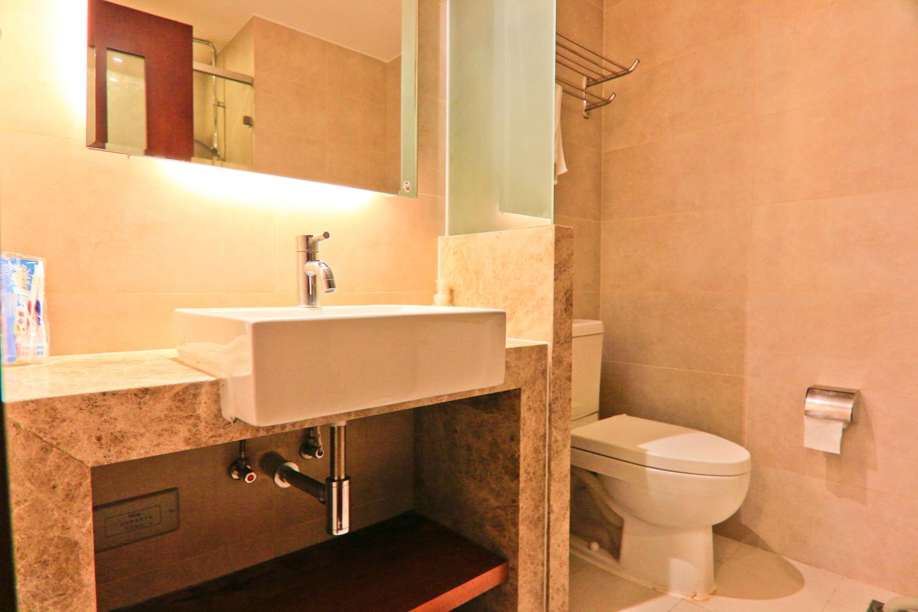 Two-Bedroom Apartment with Pool View - Photo 4