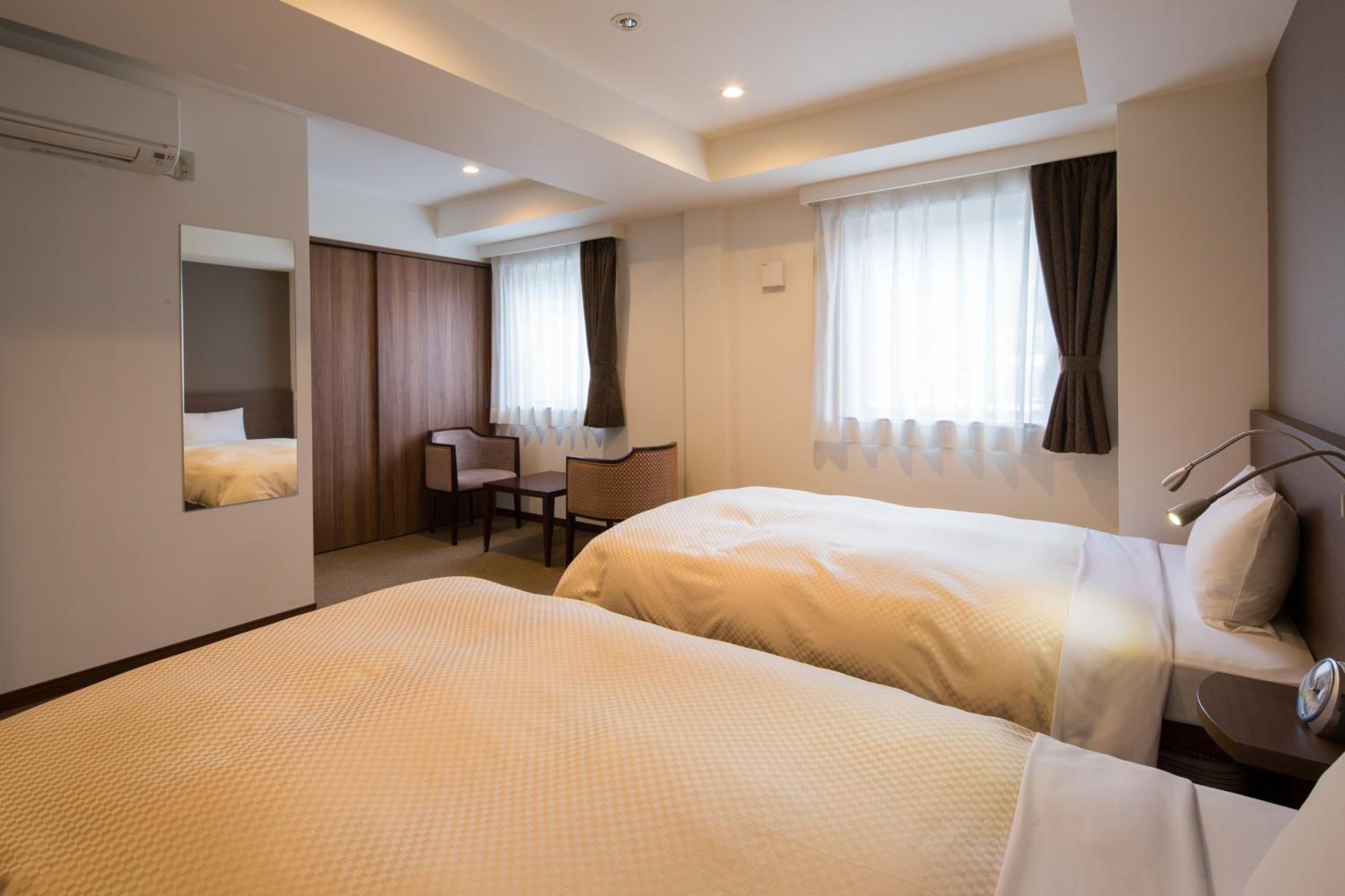 Twin Room - Smoking - Photo 3