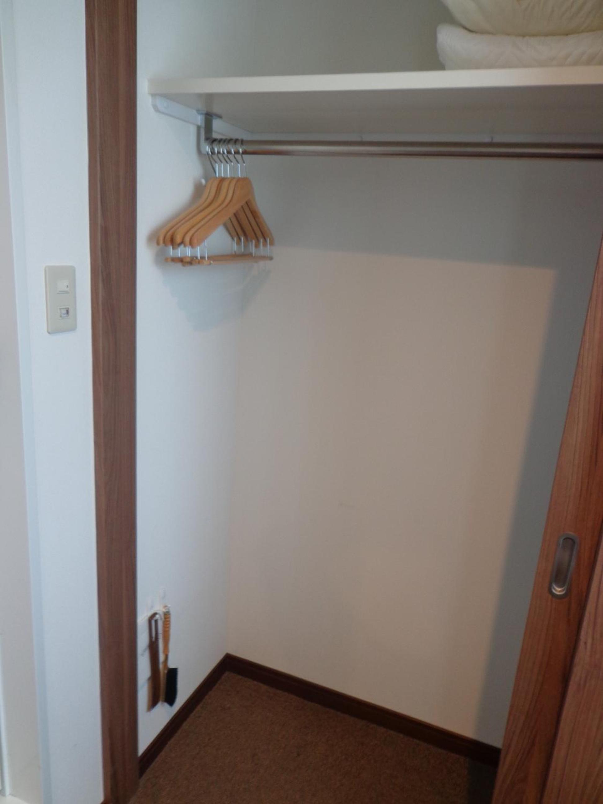 Twin Room - Smoking - Photo 2