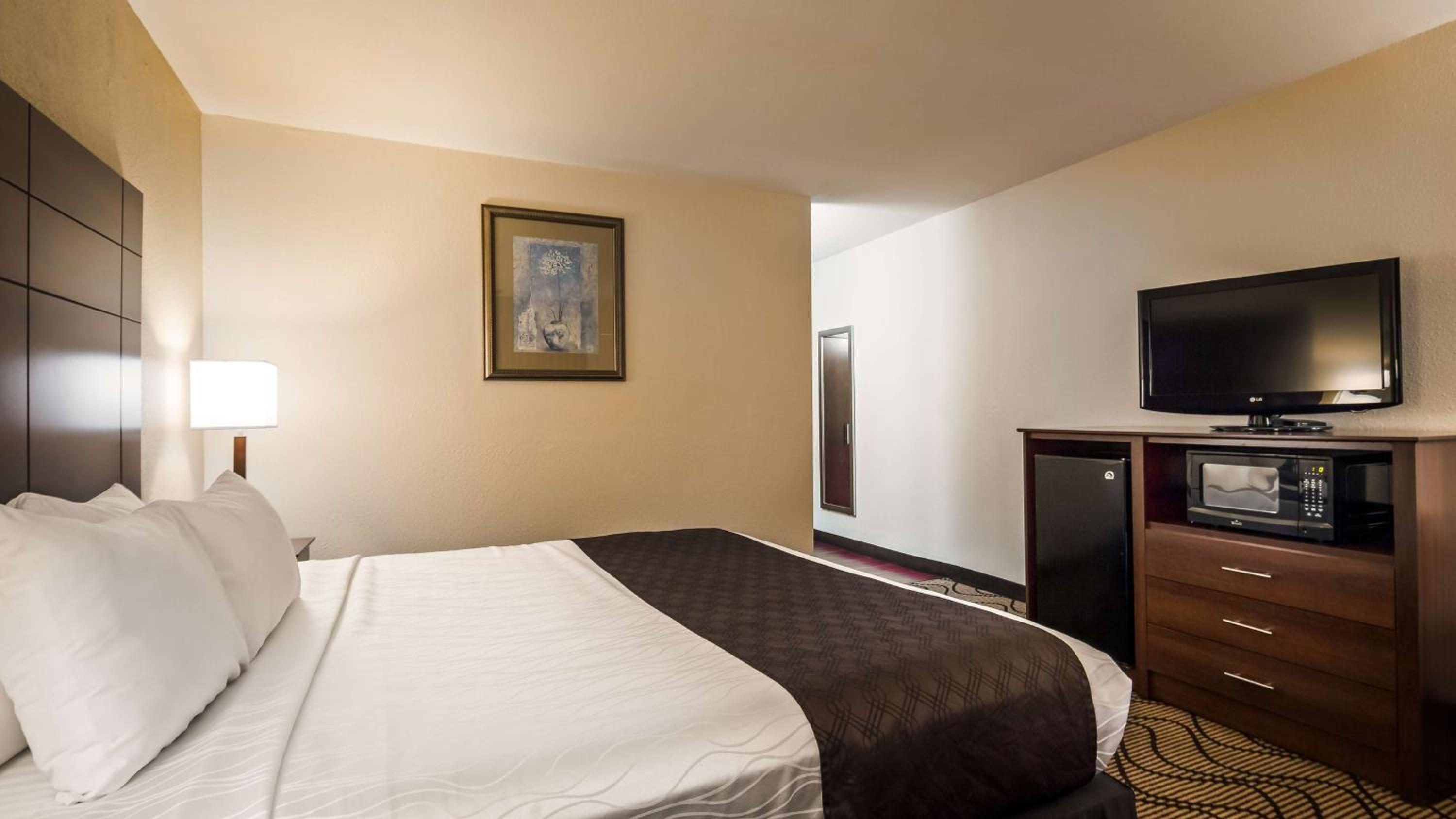 King Room - Non-Smoking - Photo 3