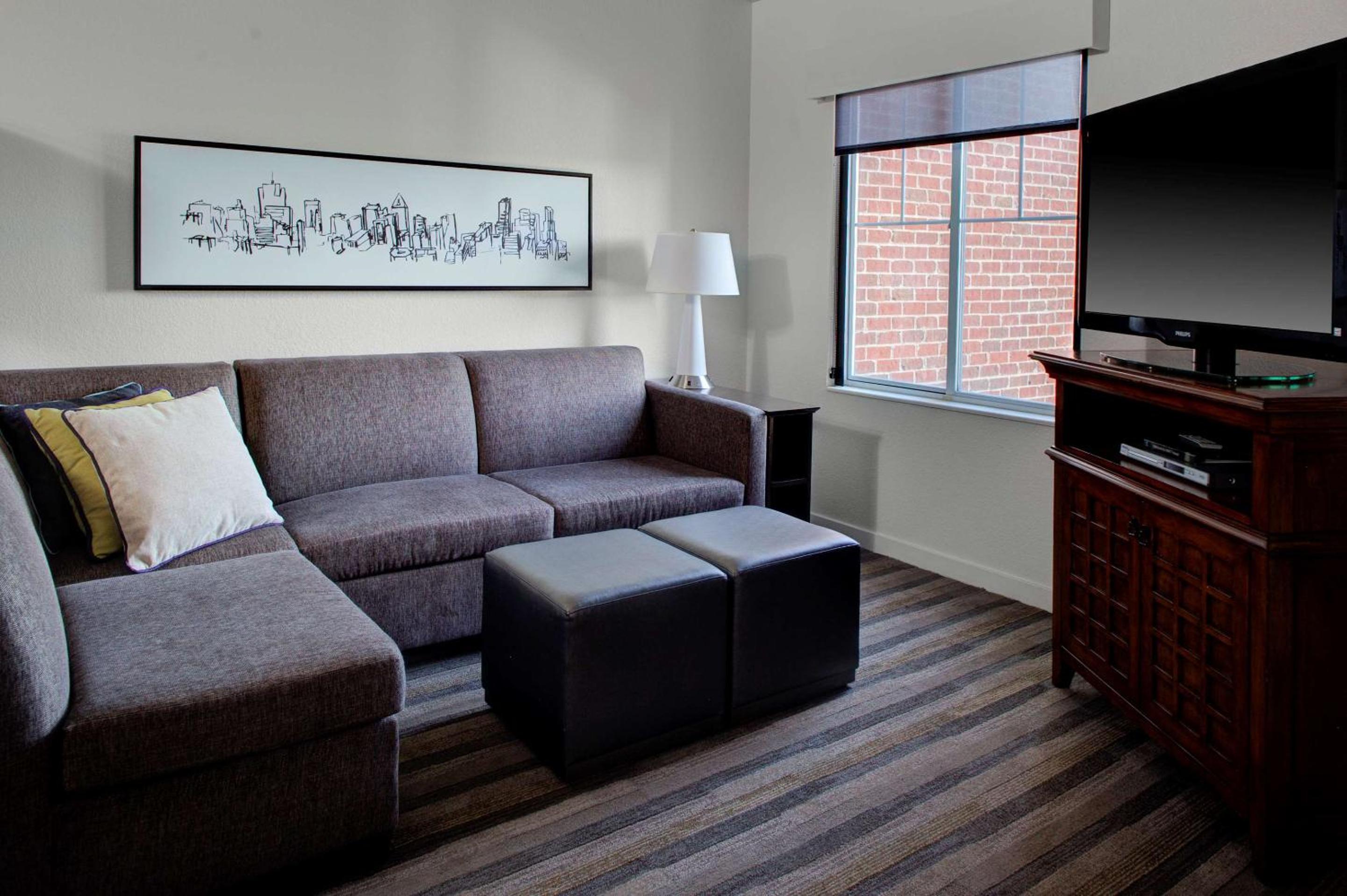 One-Bedroom King Suite - Photo 5