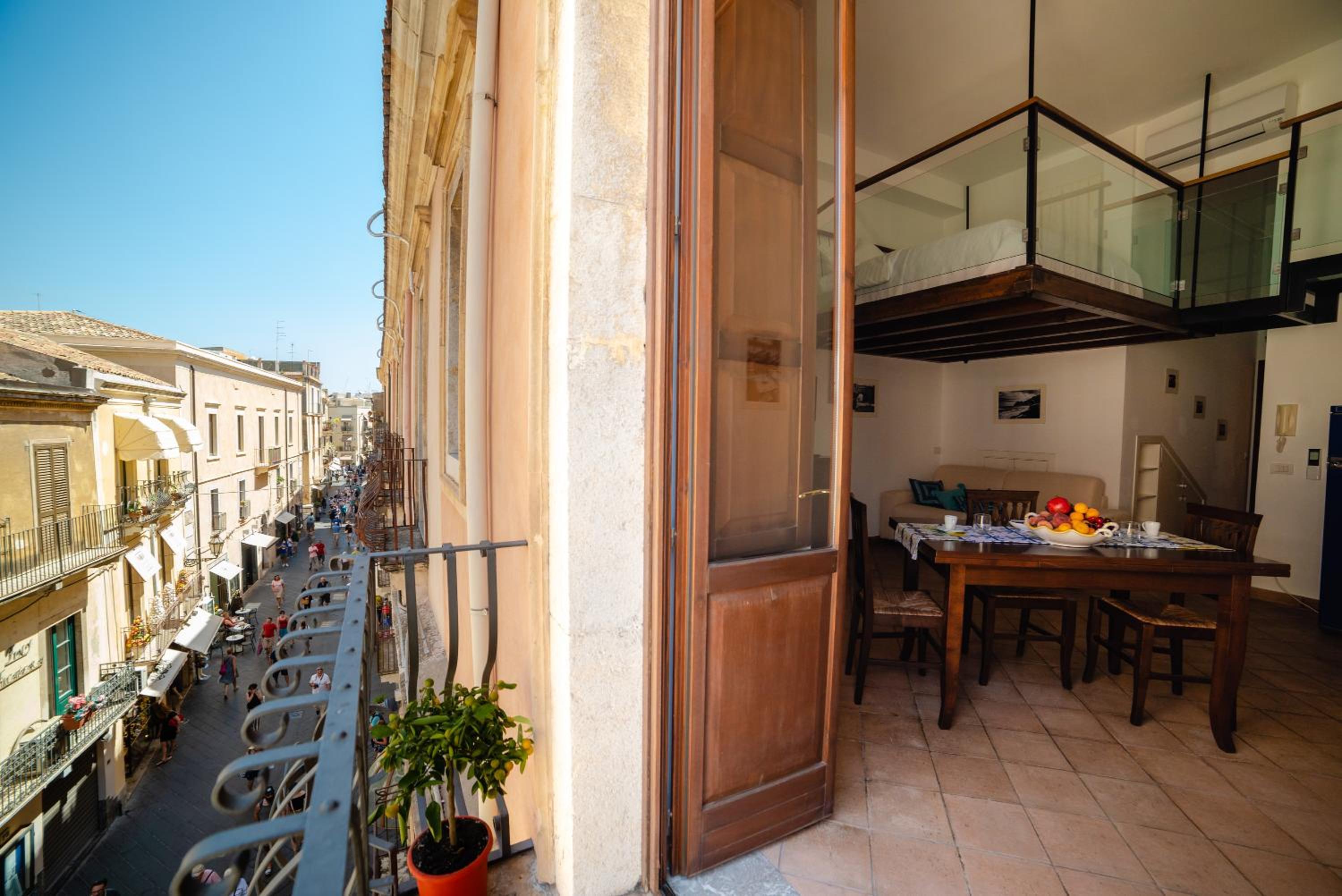 Studio Apartment with Balcony 