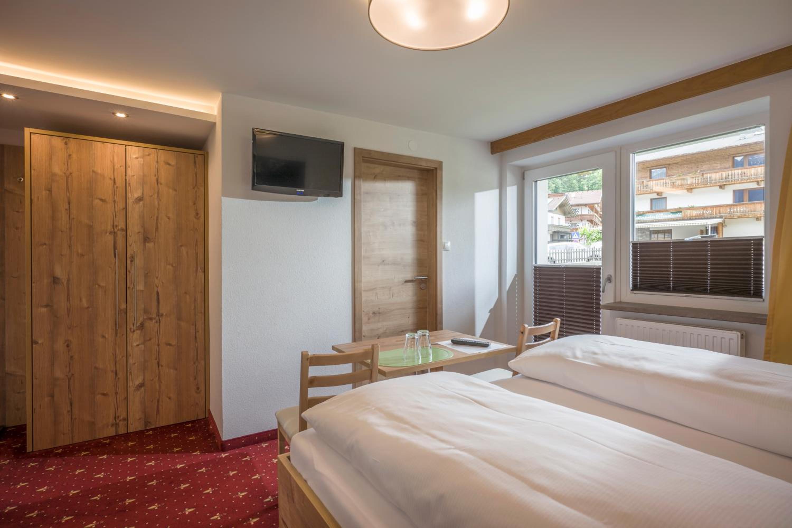Double Room Zillertal - Photo 1