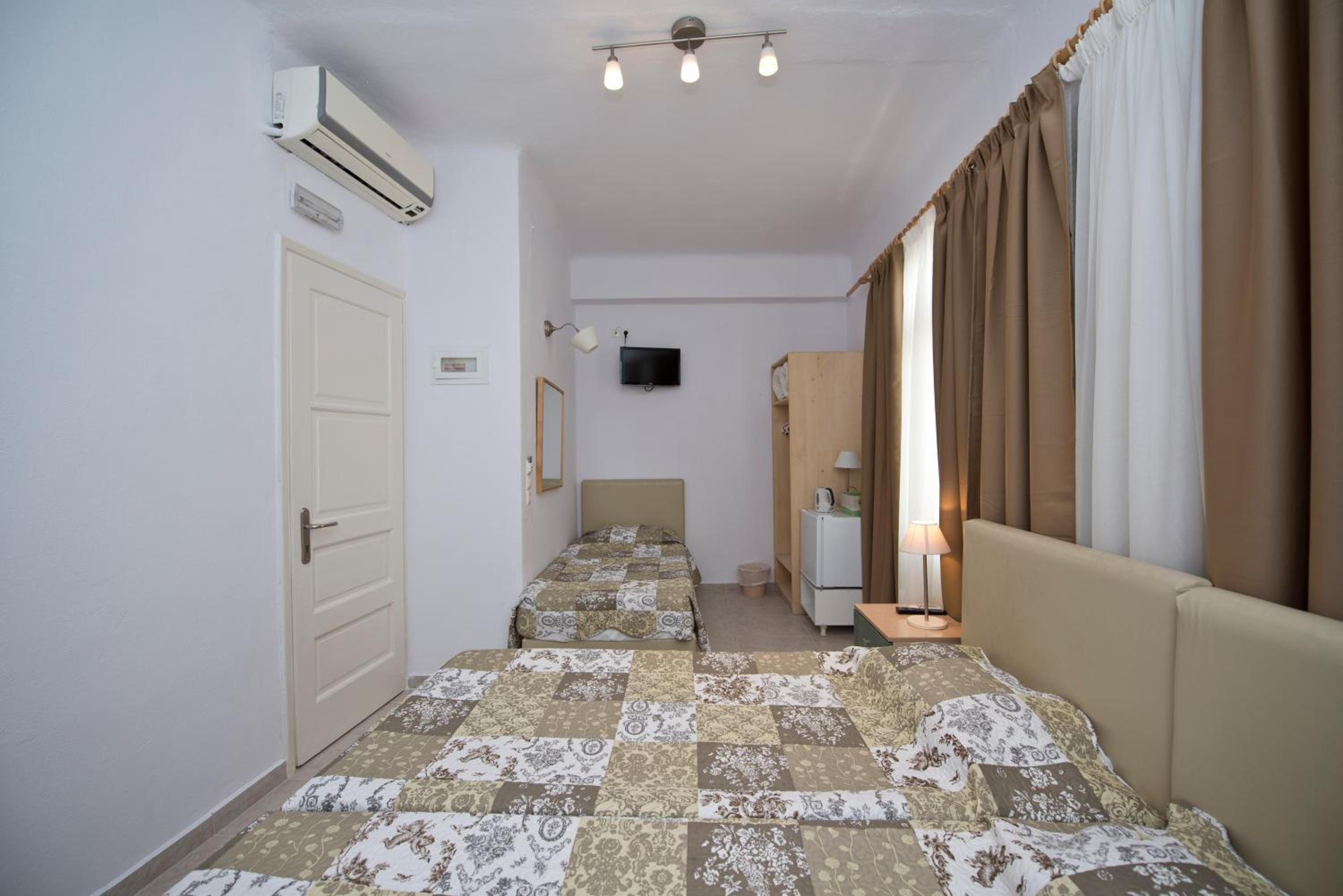 Triple Room - Photo 17