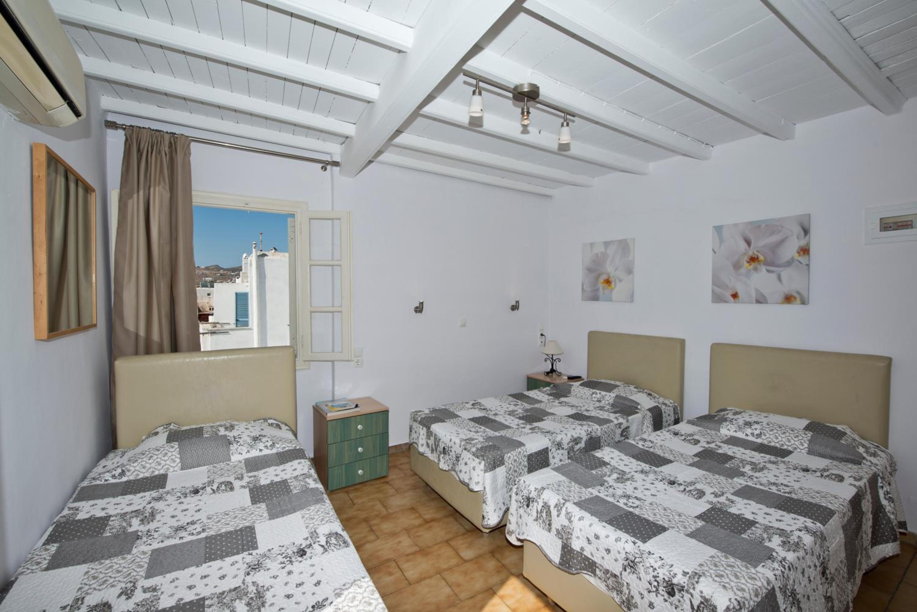 Triple Room - Photo 12