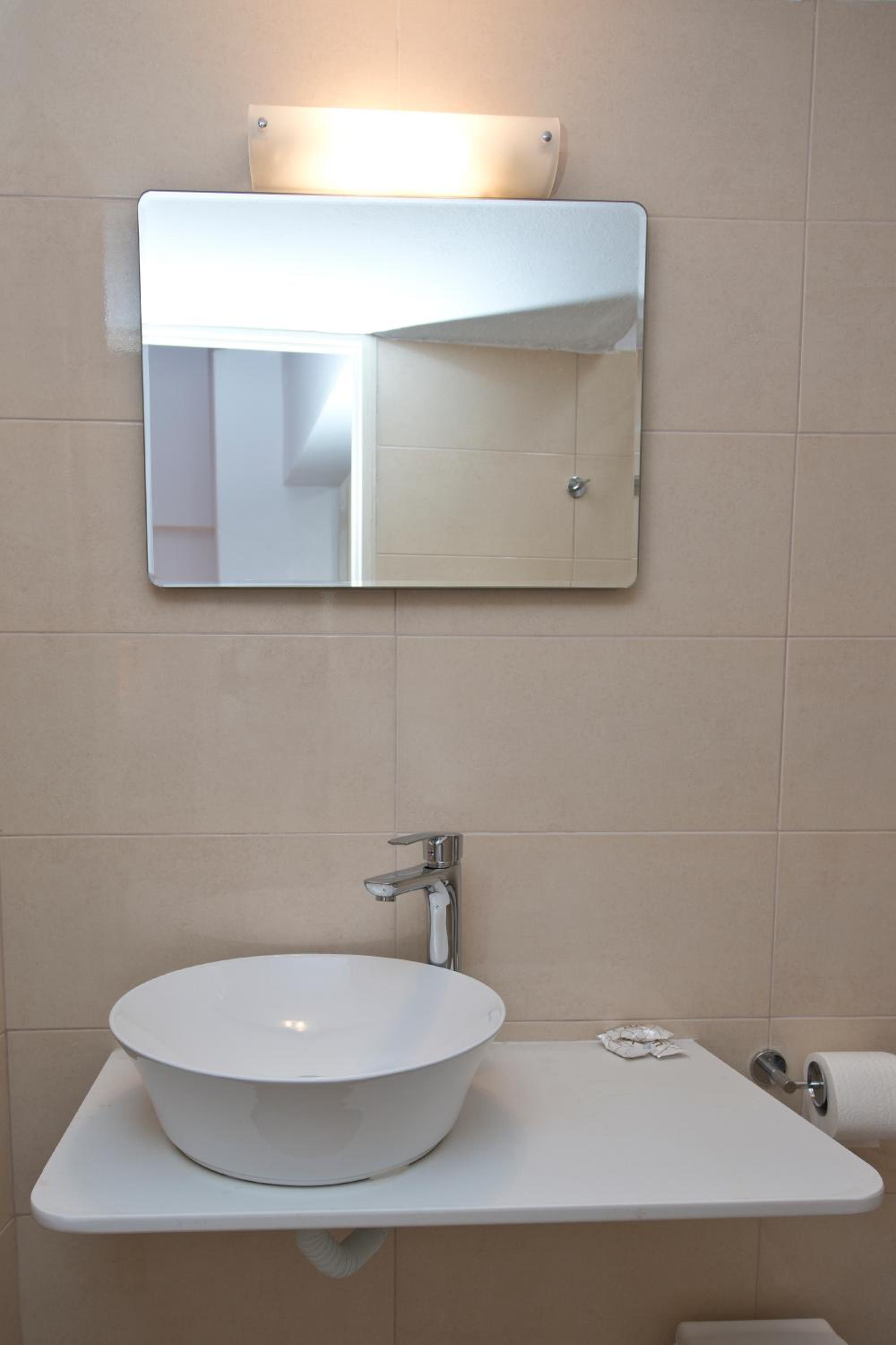 Triple Room - Photo 14