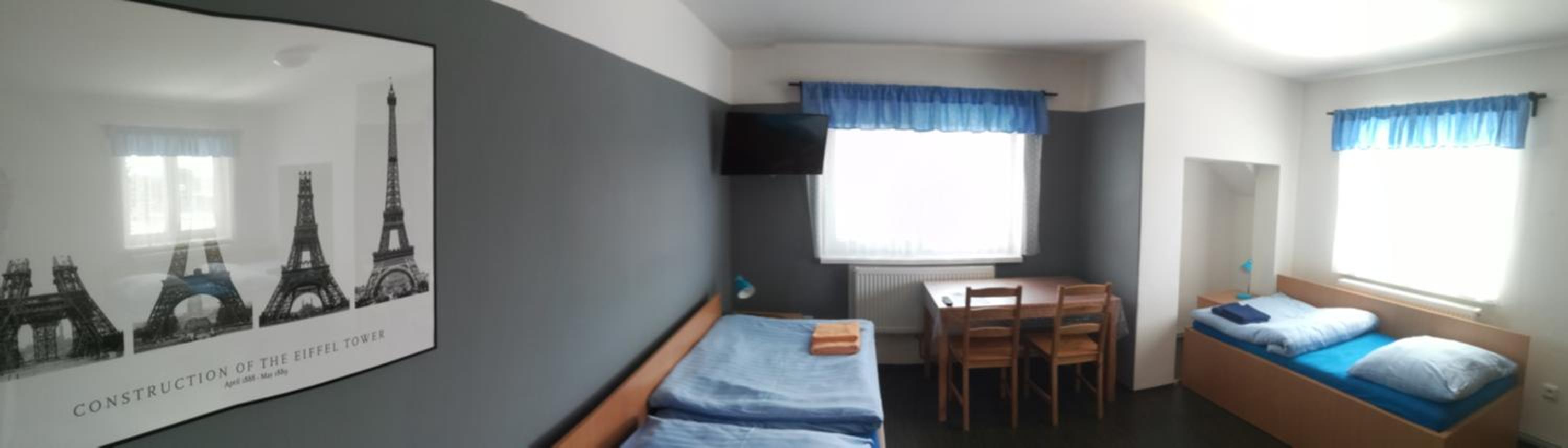 Twin Room with Private Bathroom photo 3