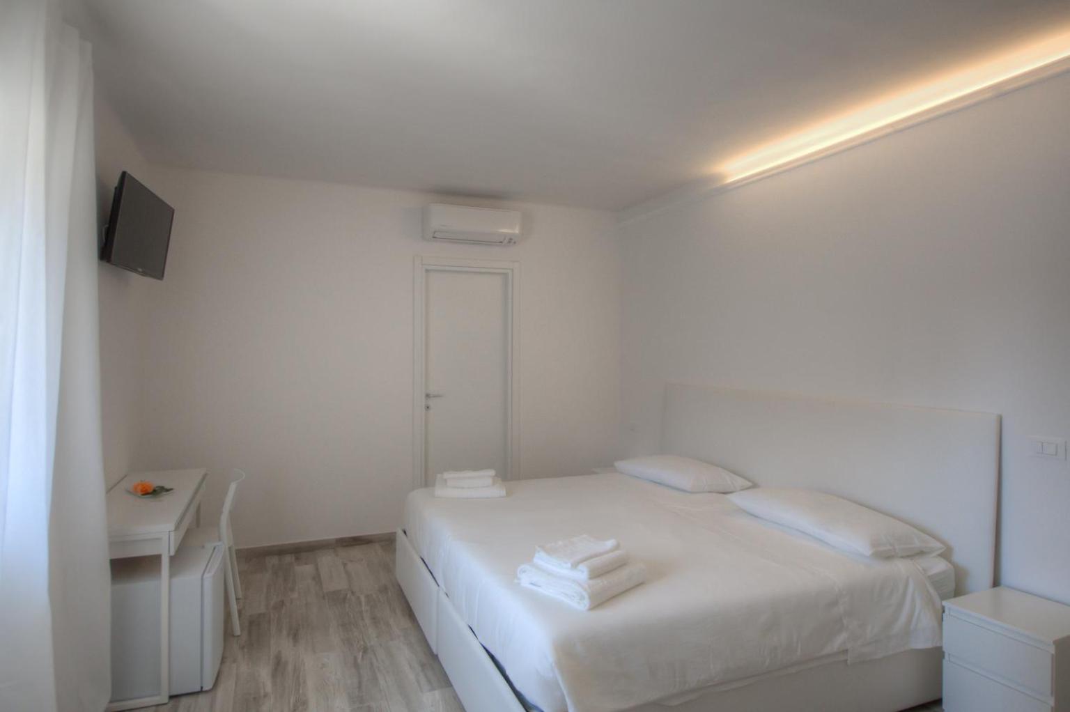 Double or Twin Room photo 1