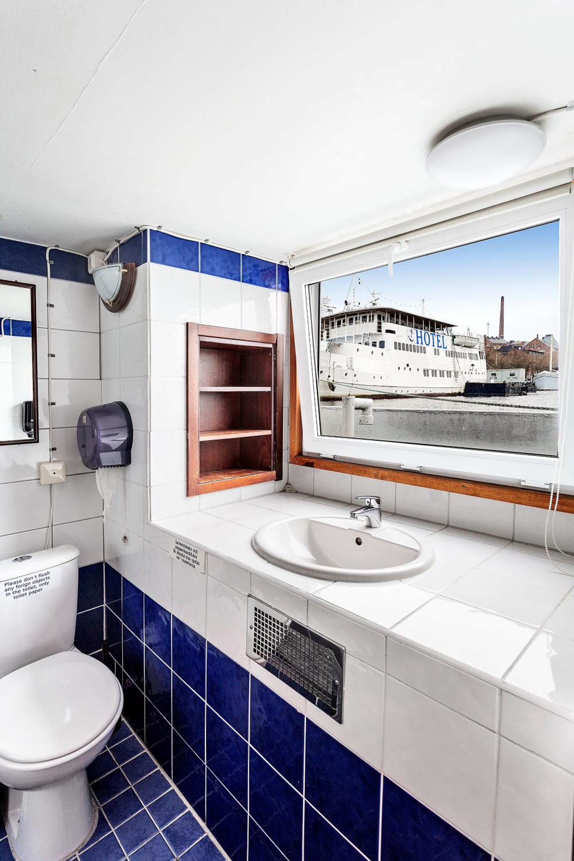 Superior Double Room with Private Bathroom - Sea Views - Photo 15