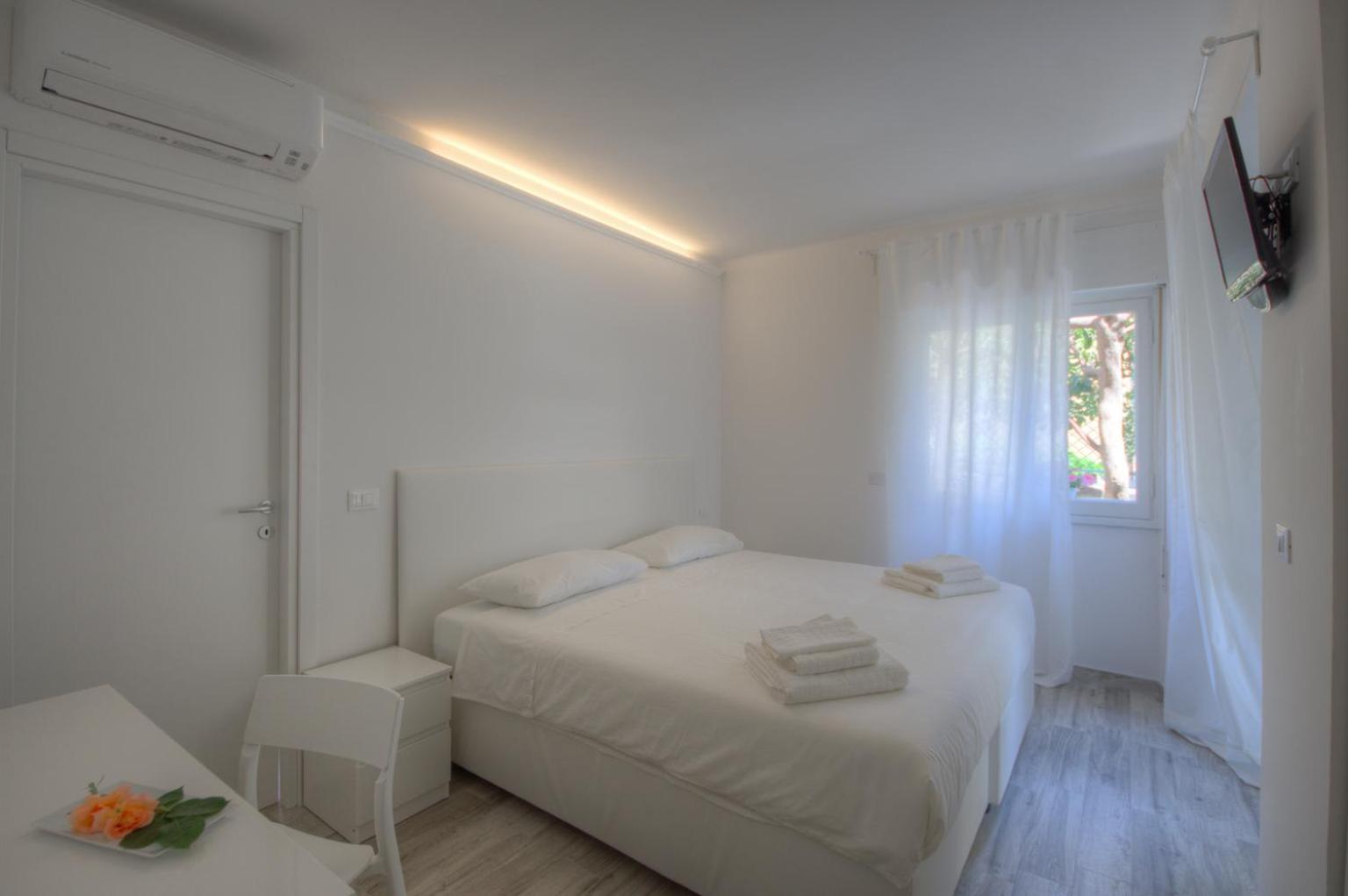 Double or Twin Room photo 1