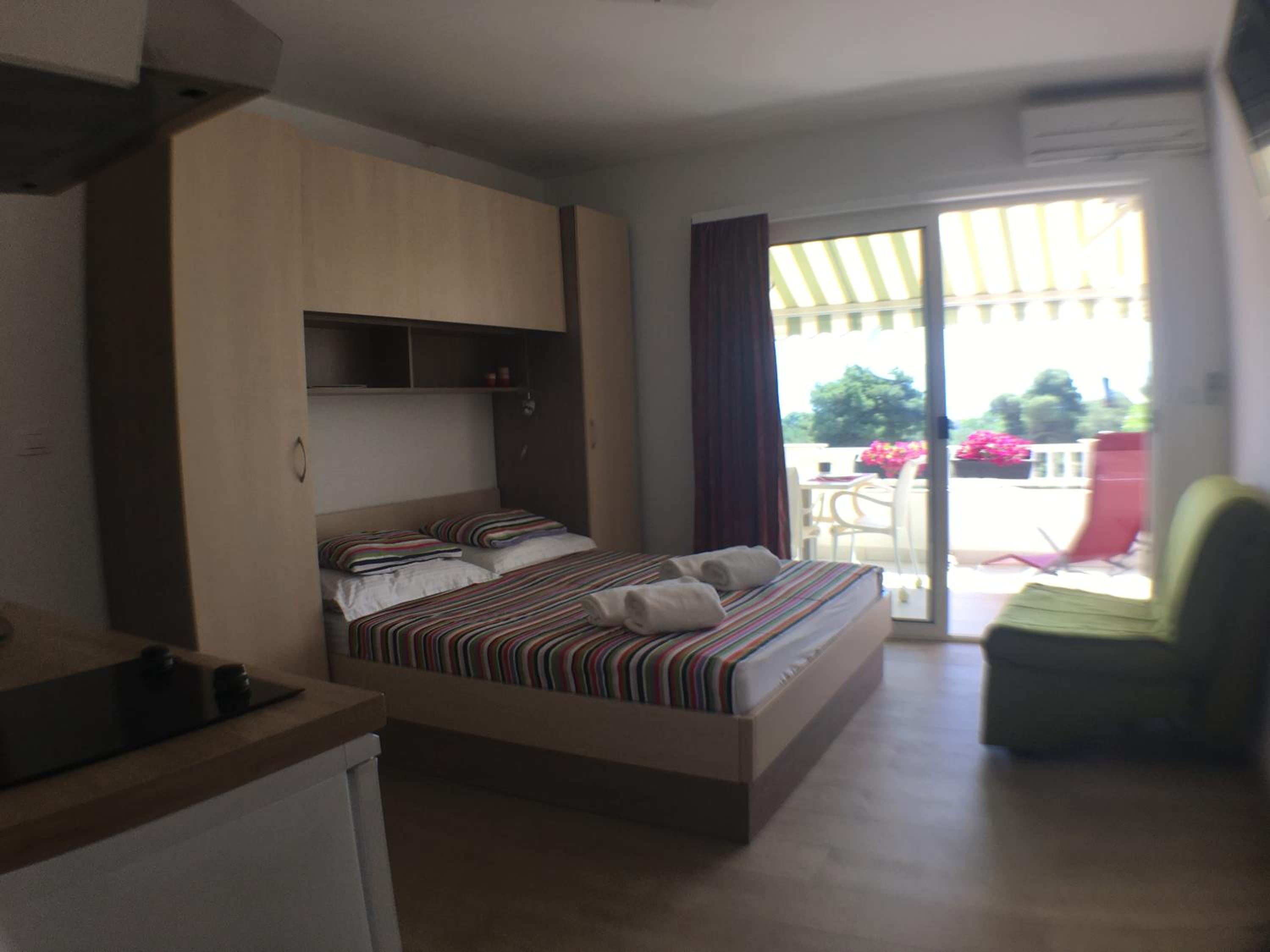Studio Apartment with Sea View - Photo 1