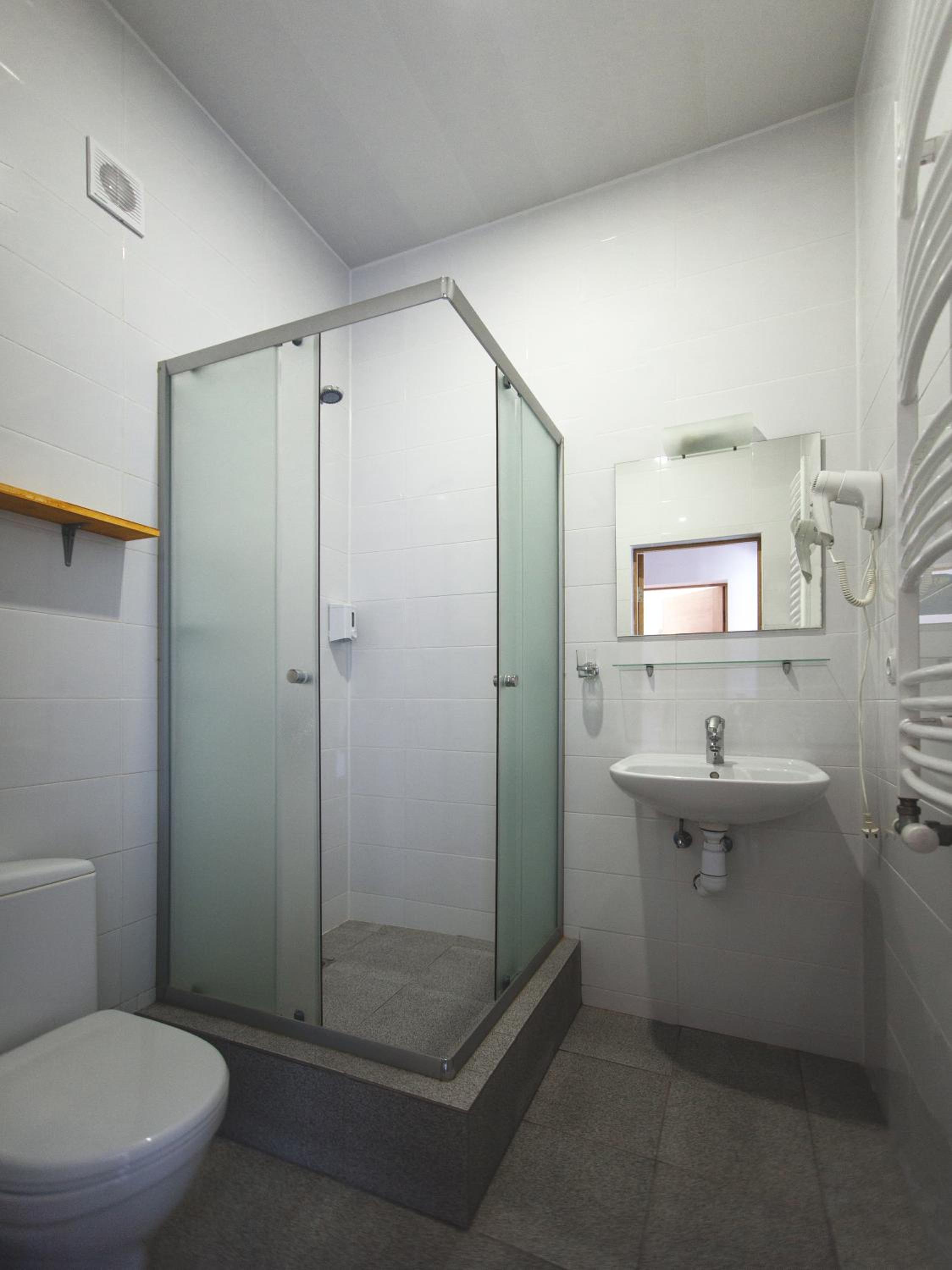 Twin Room with Shower photo 1