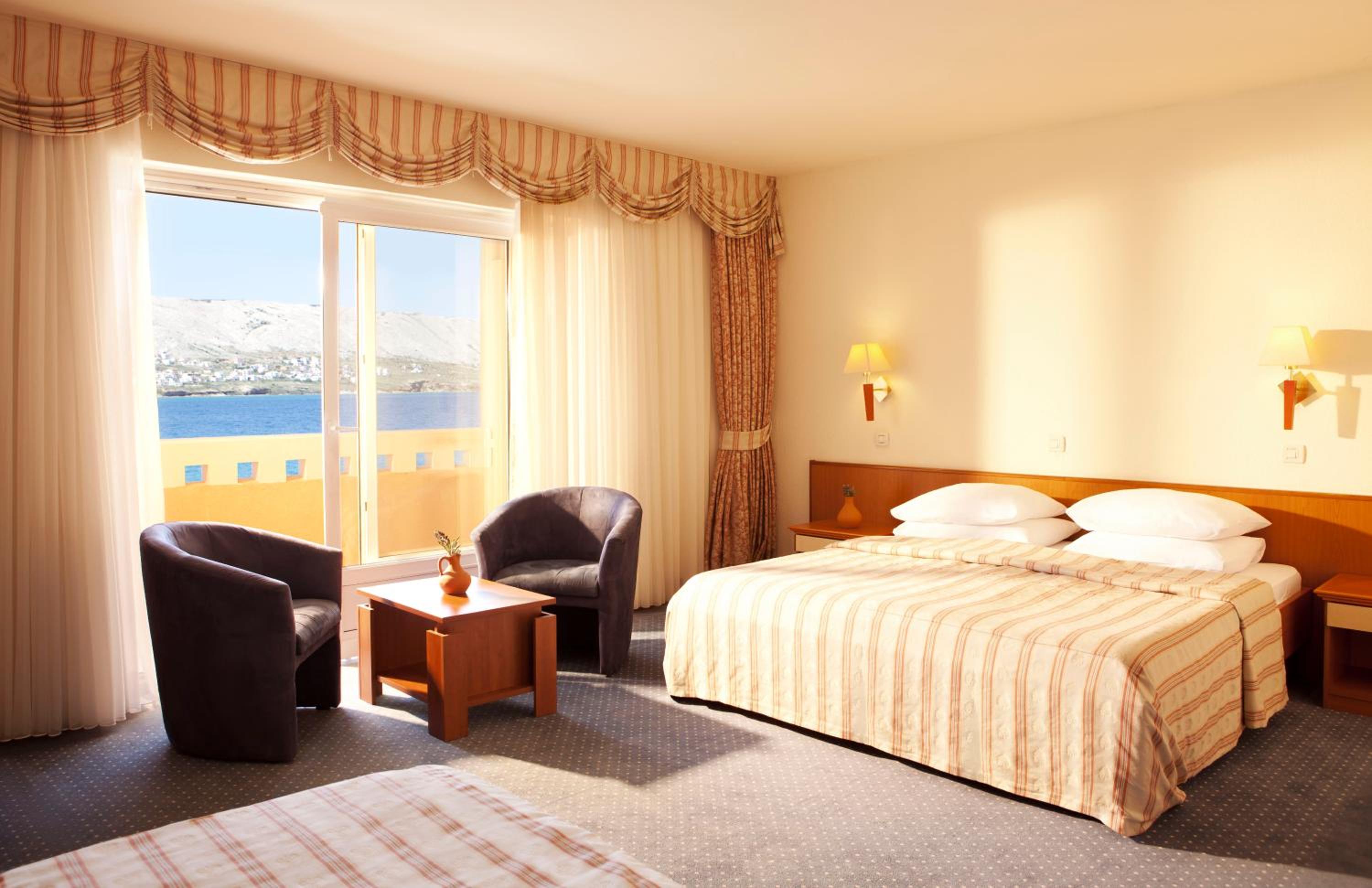 Junior Suite with Balcony and Sea View - Photo 1
