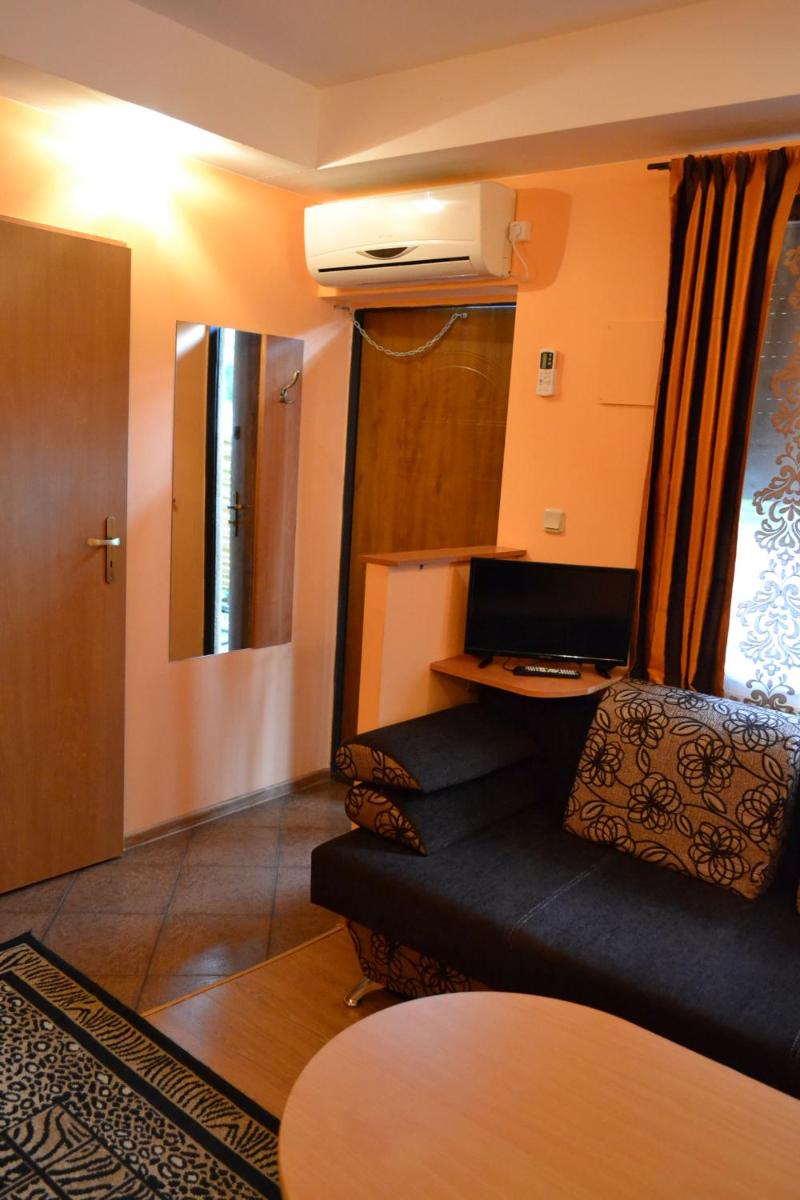 Triple Room with Shower photo 3